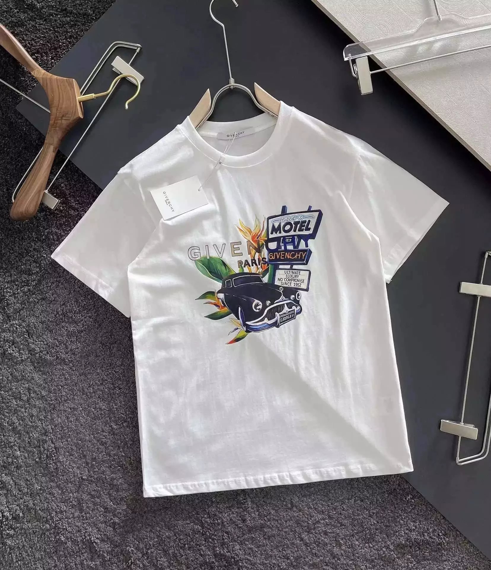 17 White 006