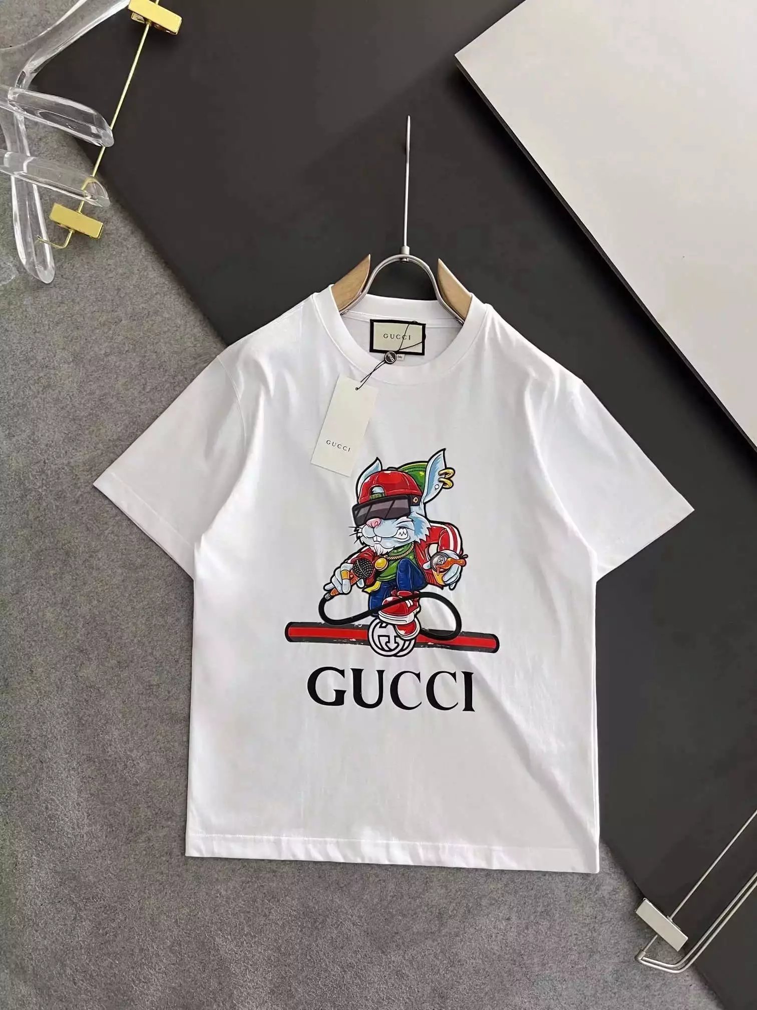19 White 006