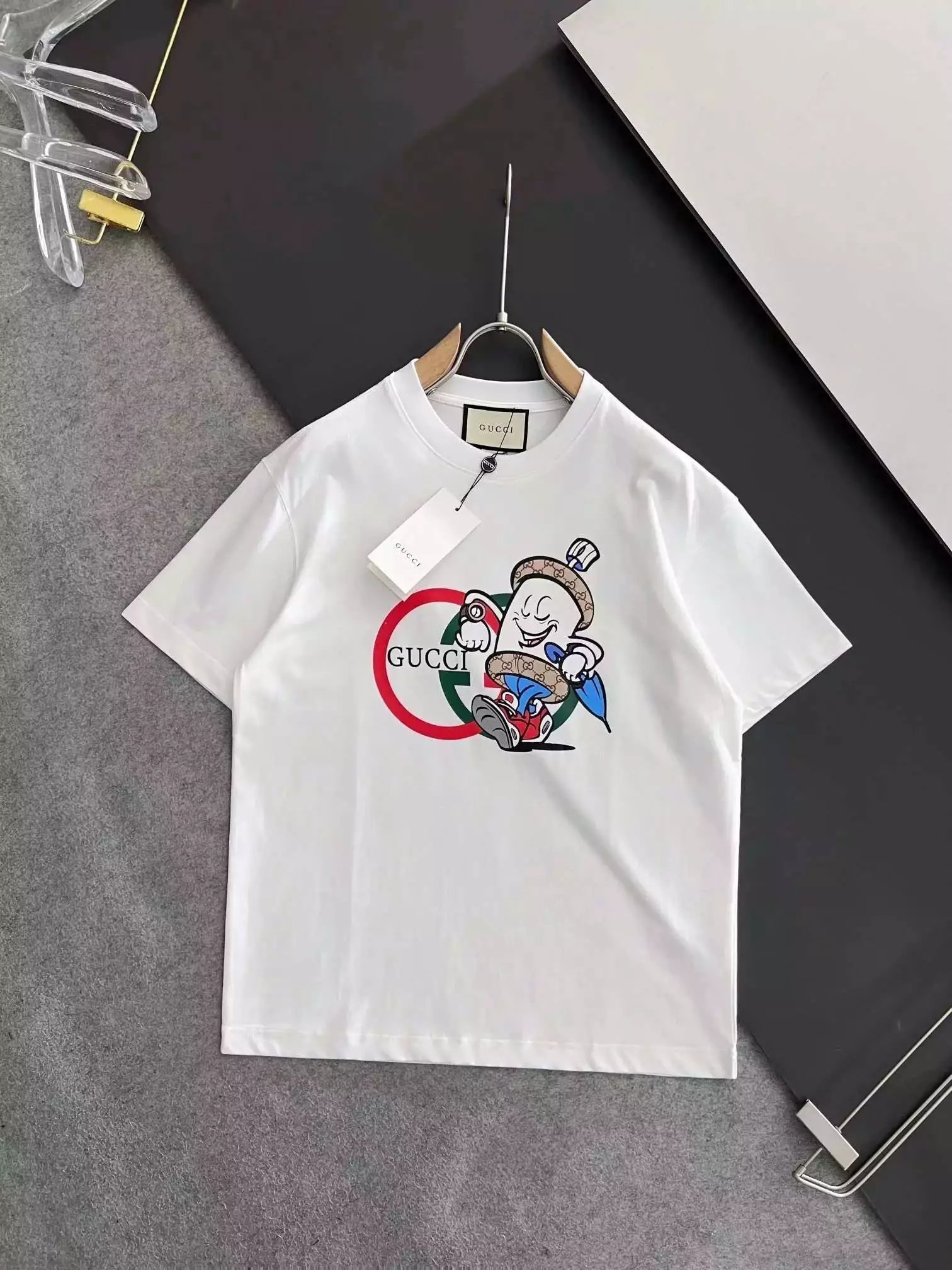 26 white 006