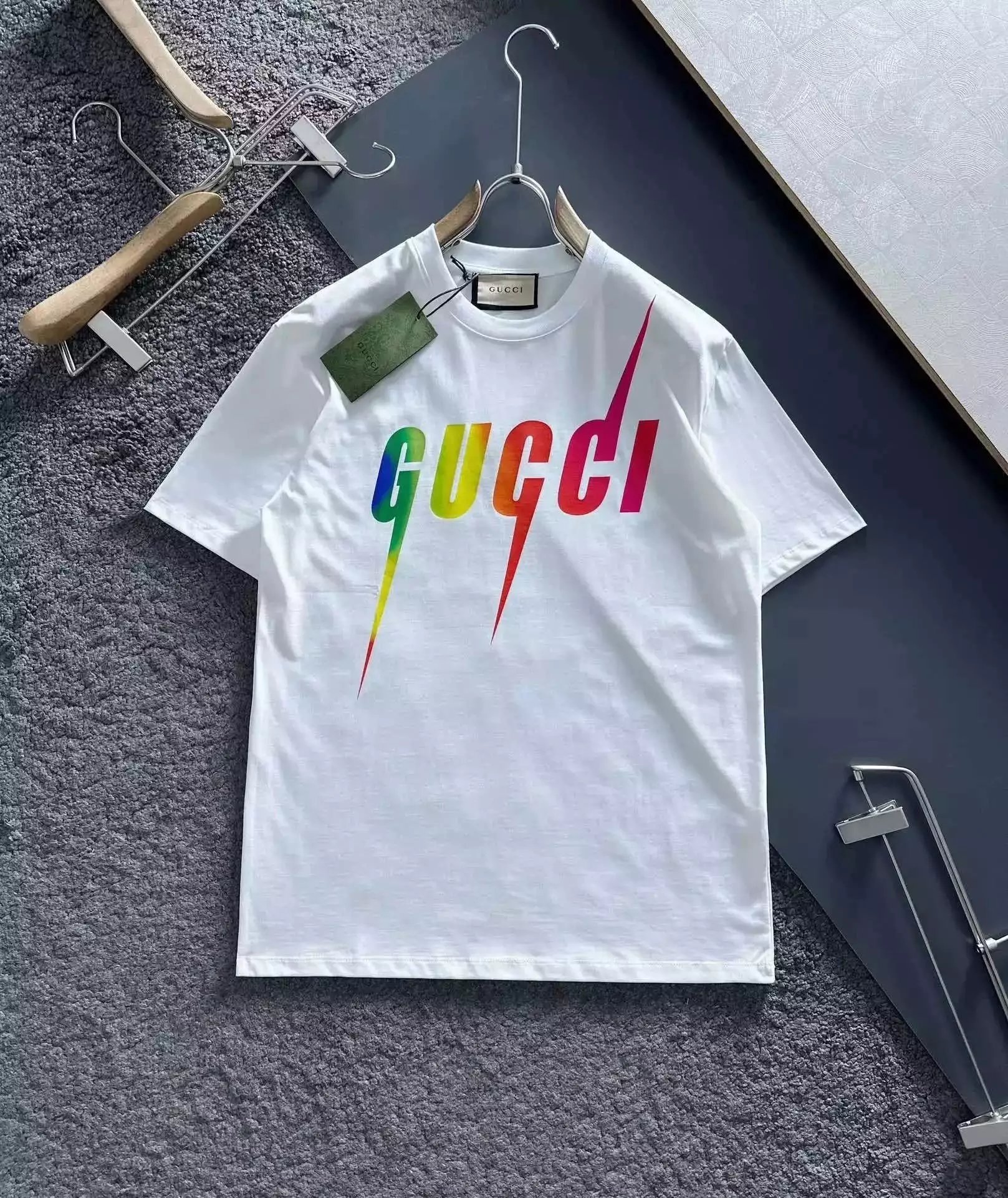 29 white 006