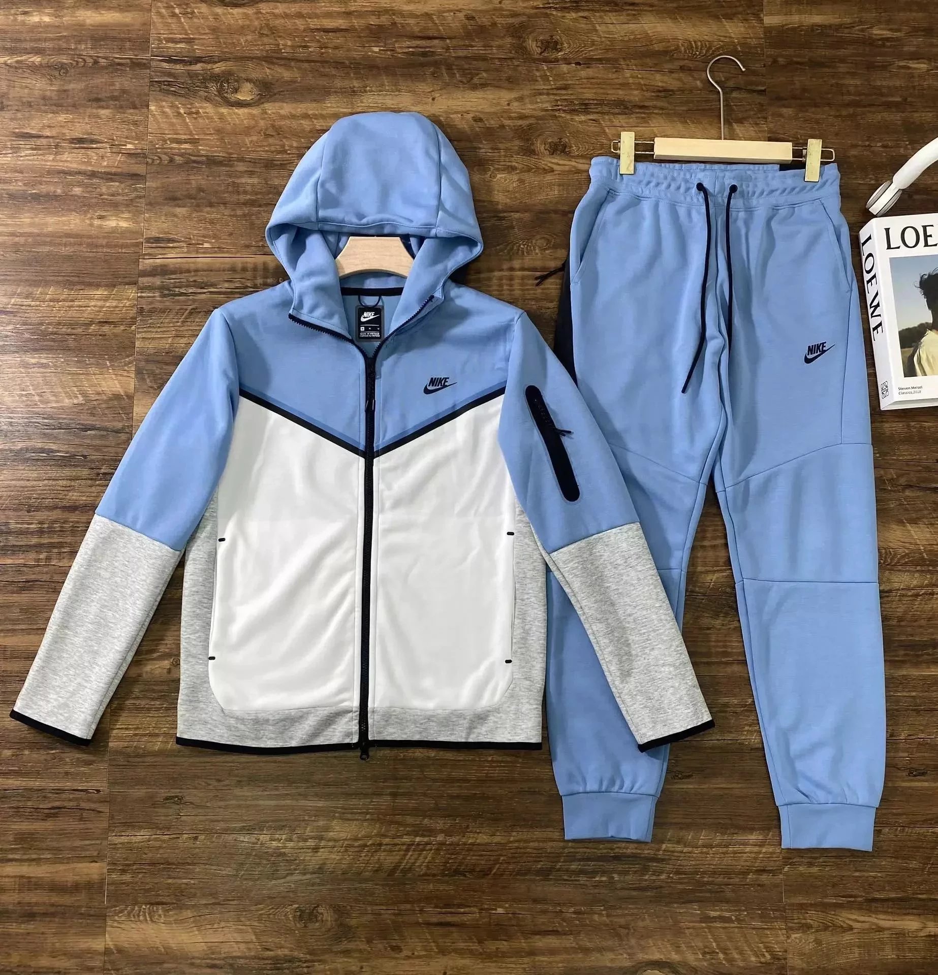 01 Blue