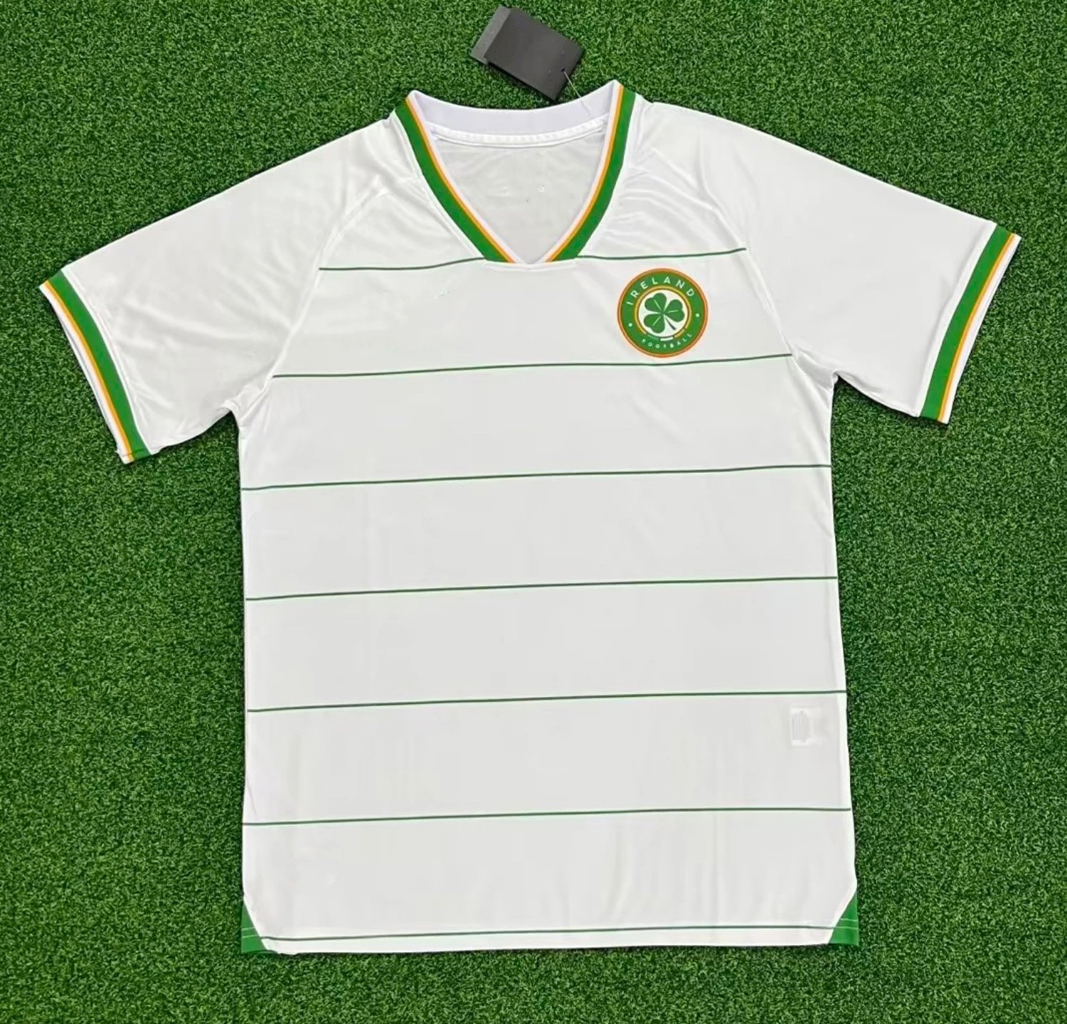 27 White 006