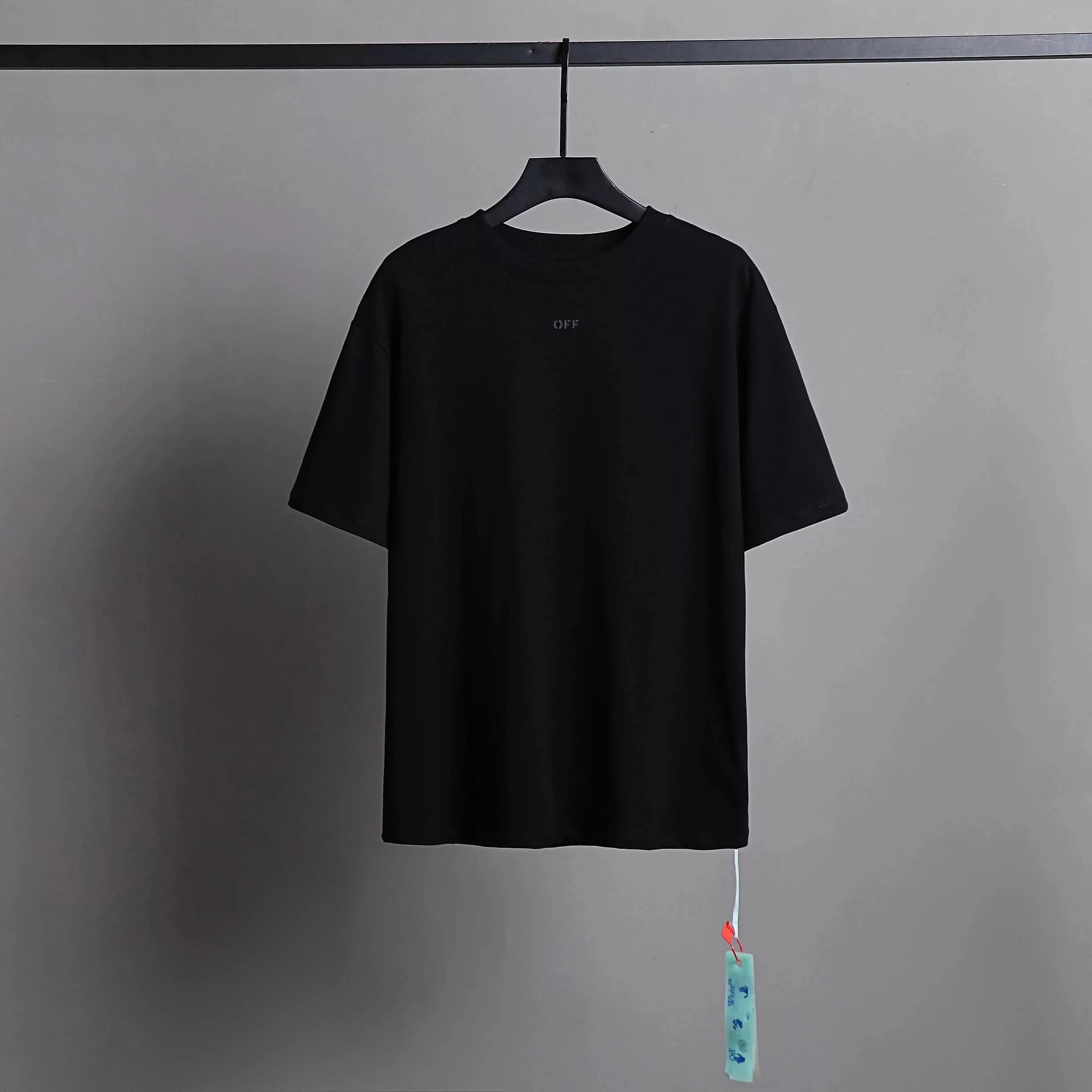 28 black 005