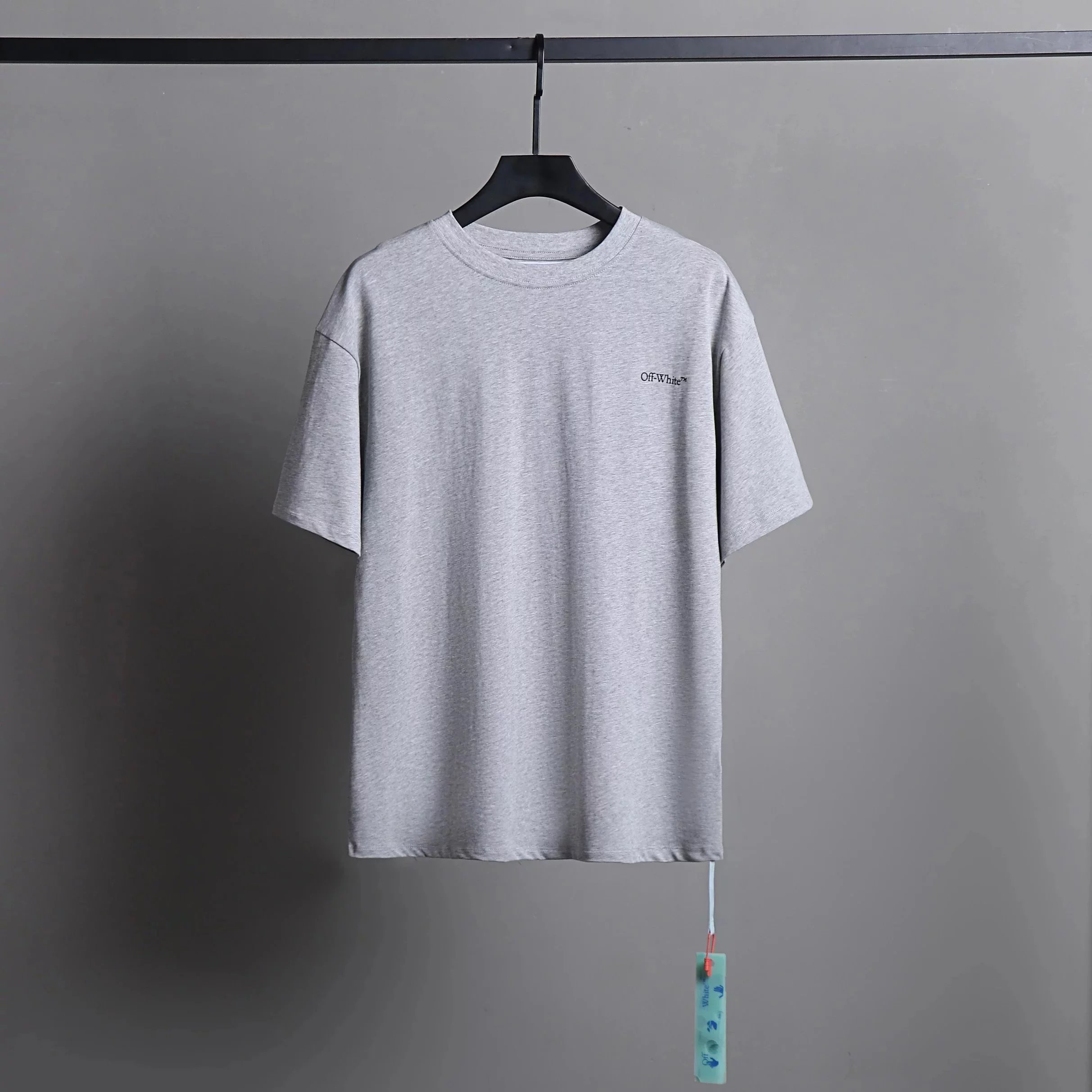 34 white 005