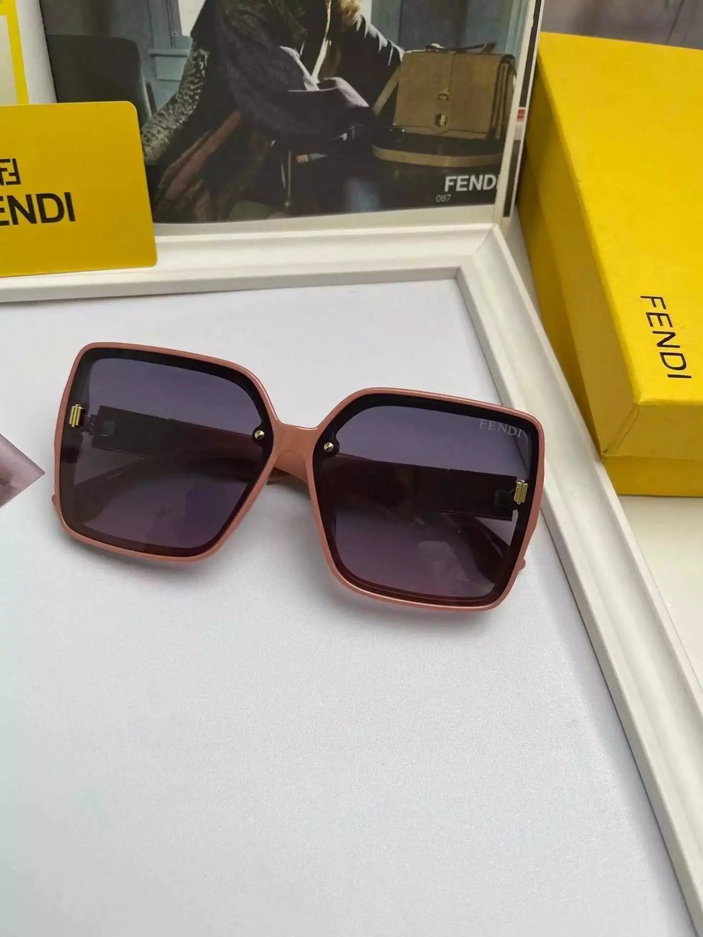 12 Red-brown 006