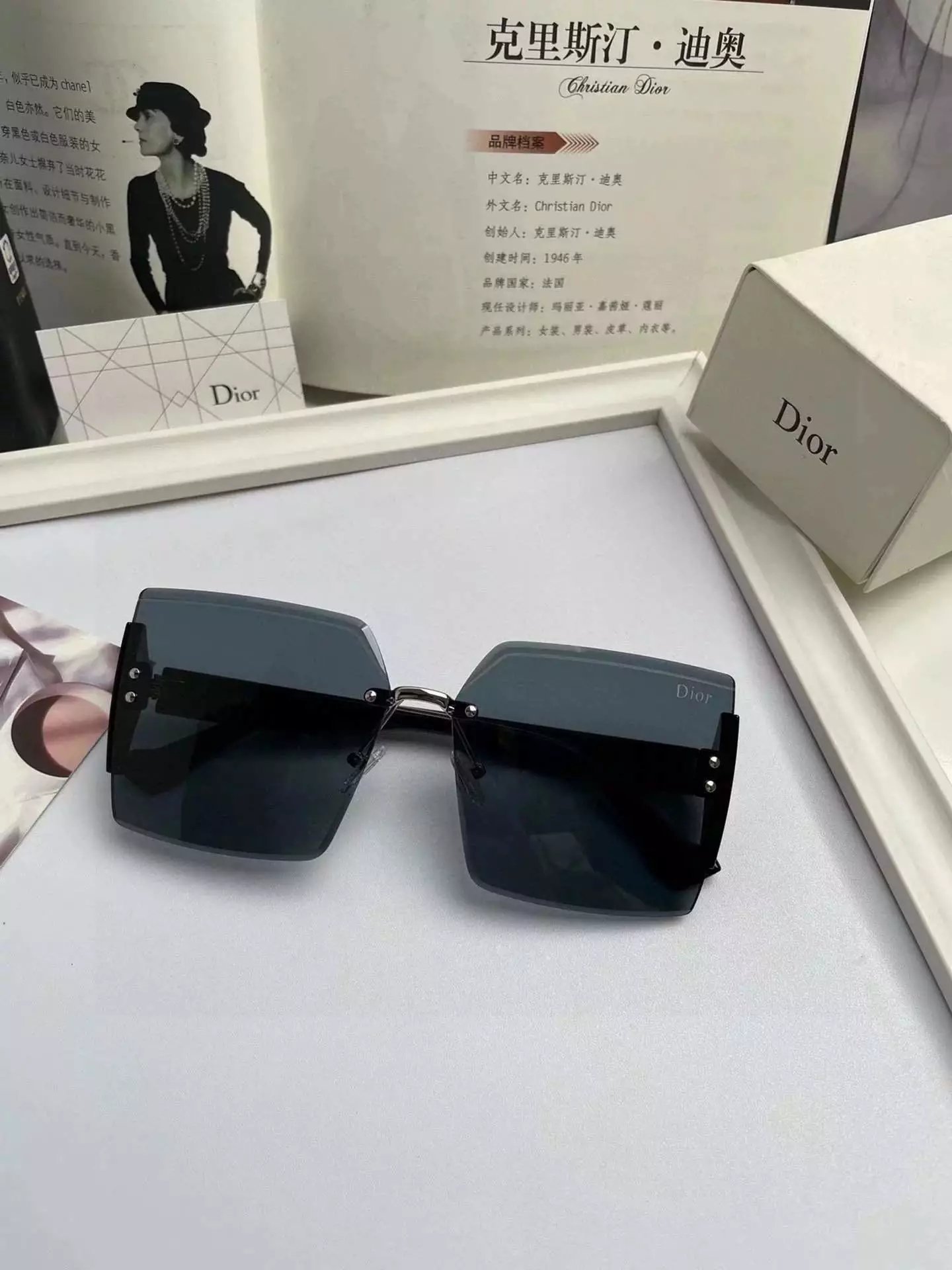 18 Black 006