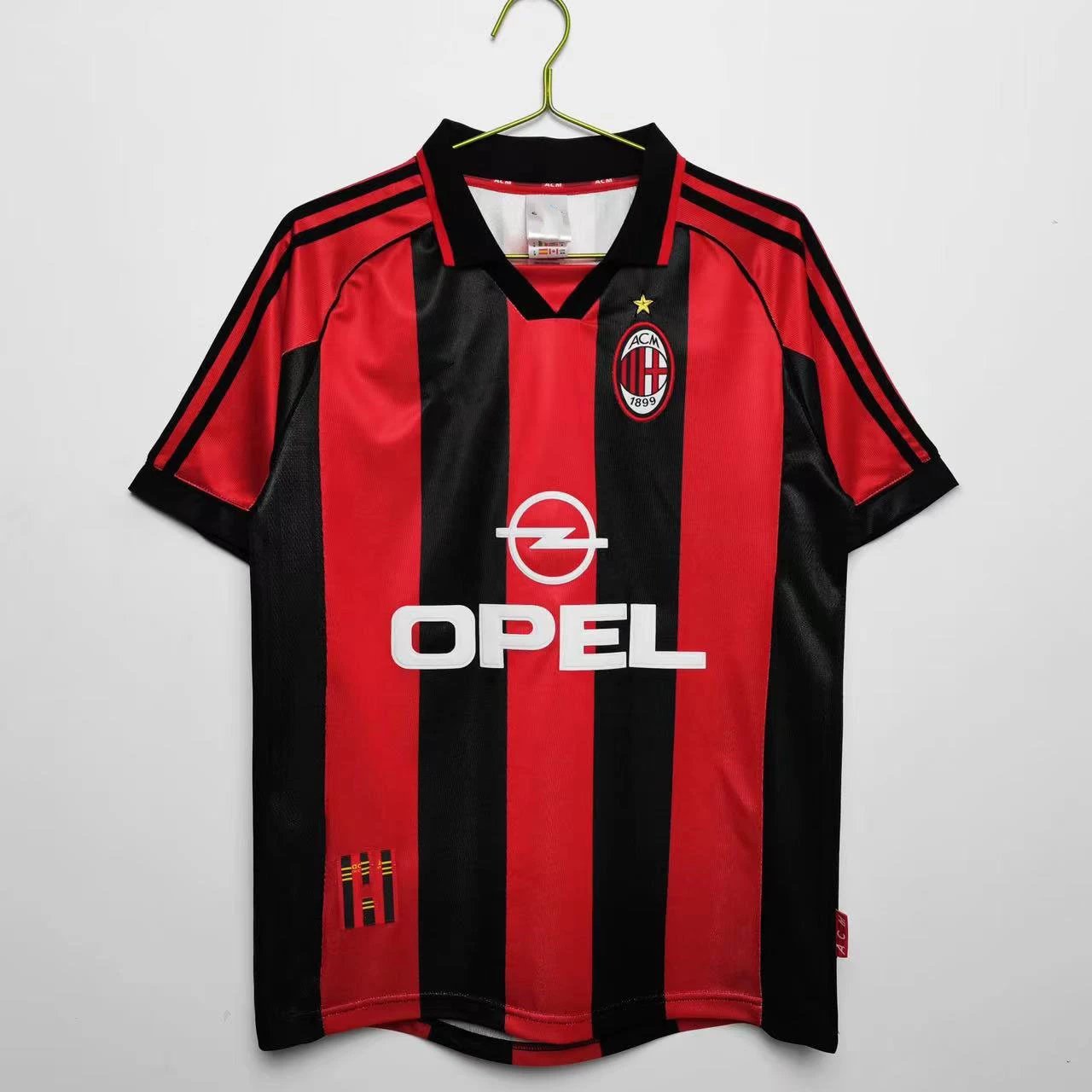 18 Red and black 006