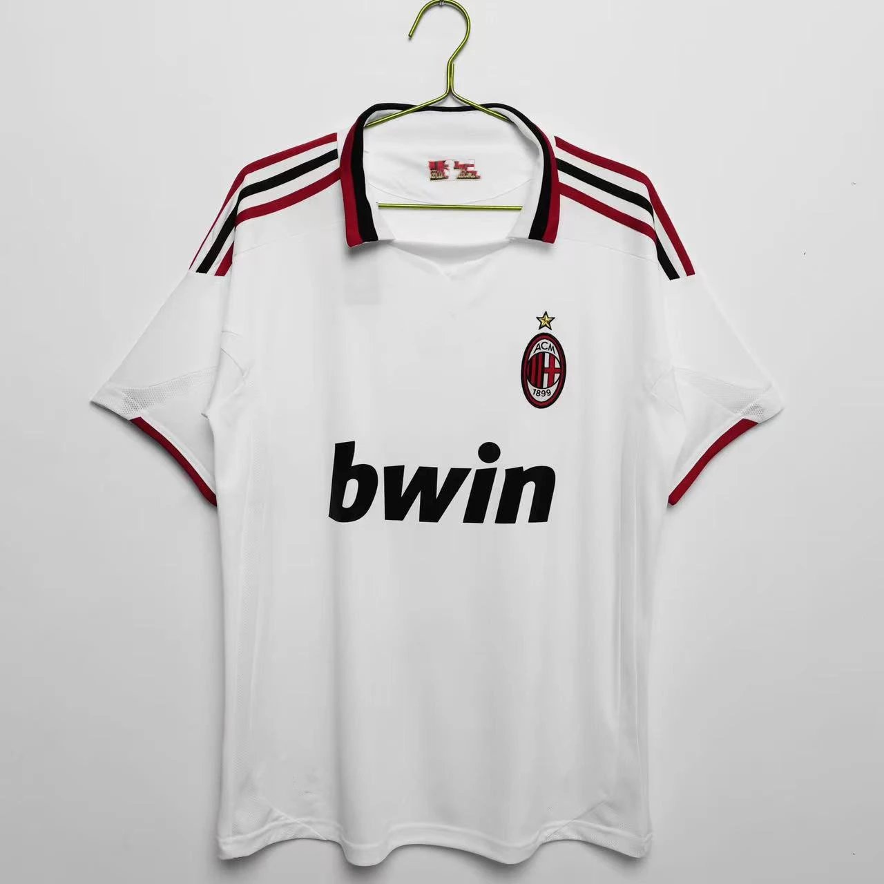 19 White 006
