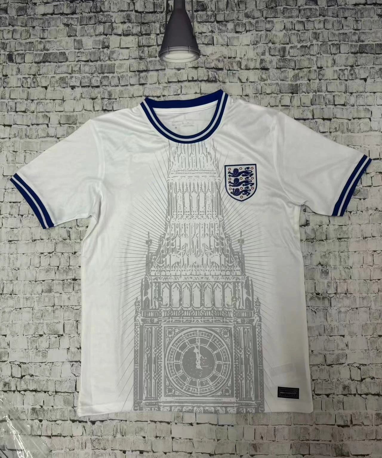02 White 006