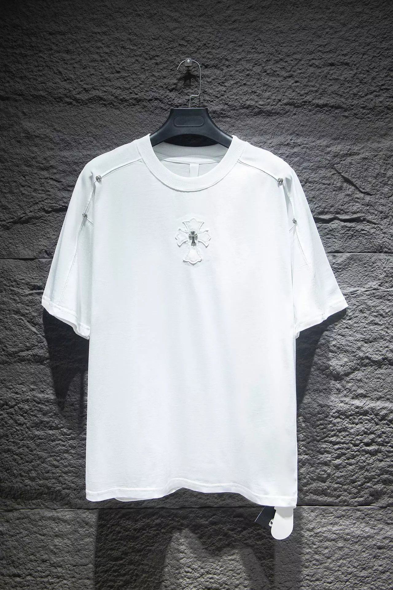 22 White 005