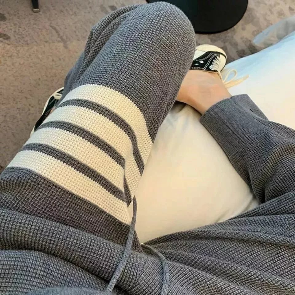 dark gray stripe 002