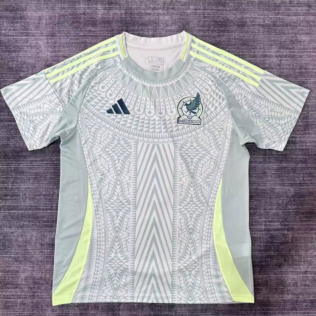 31 White and gray 006