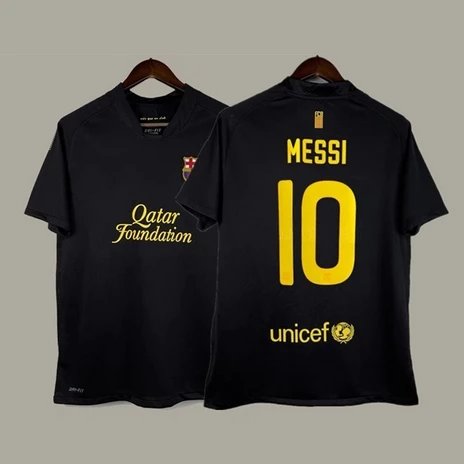 11-12 Barcelona away 10