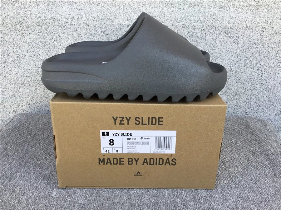 20 gray black slippers