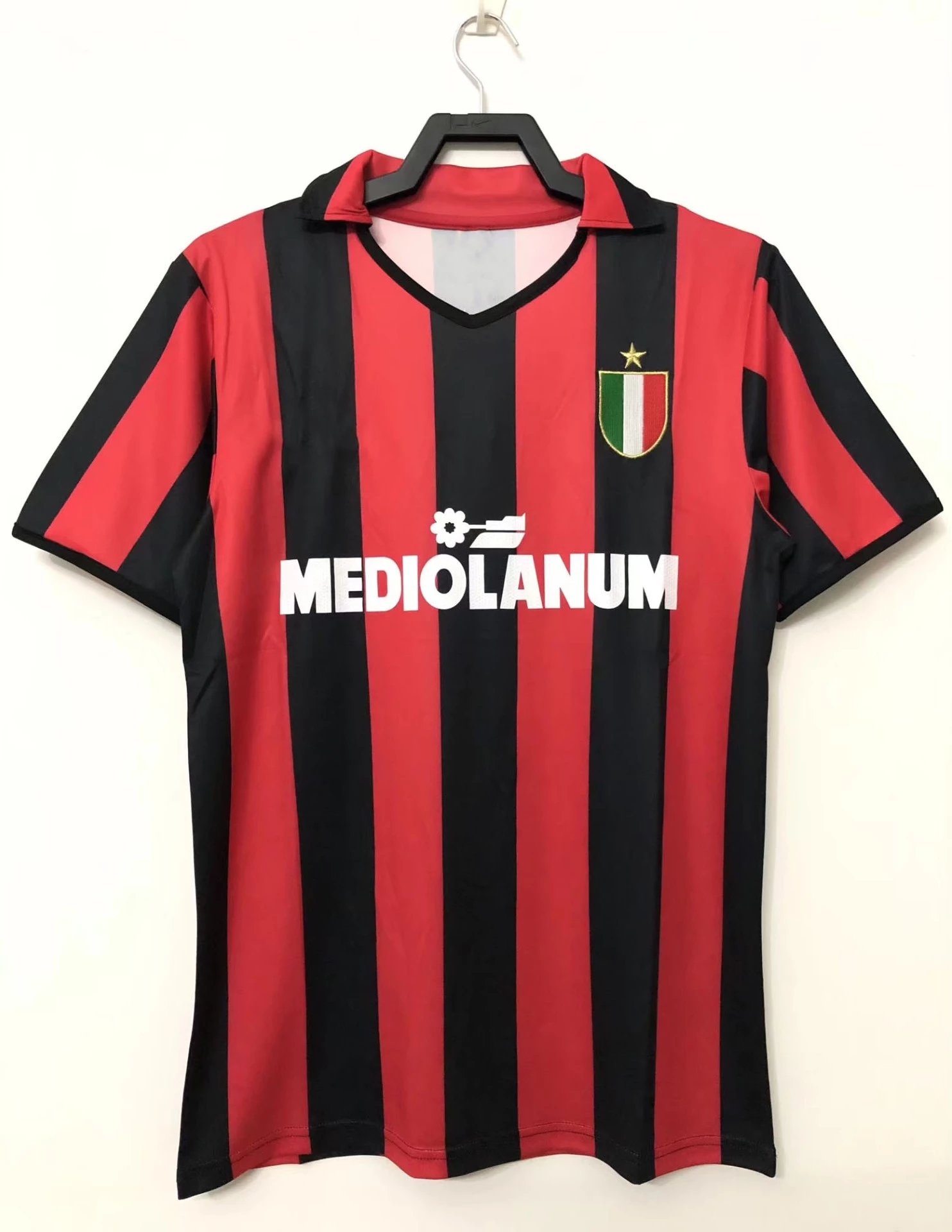 13 Red 006
