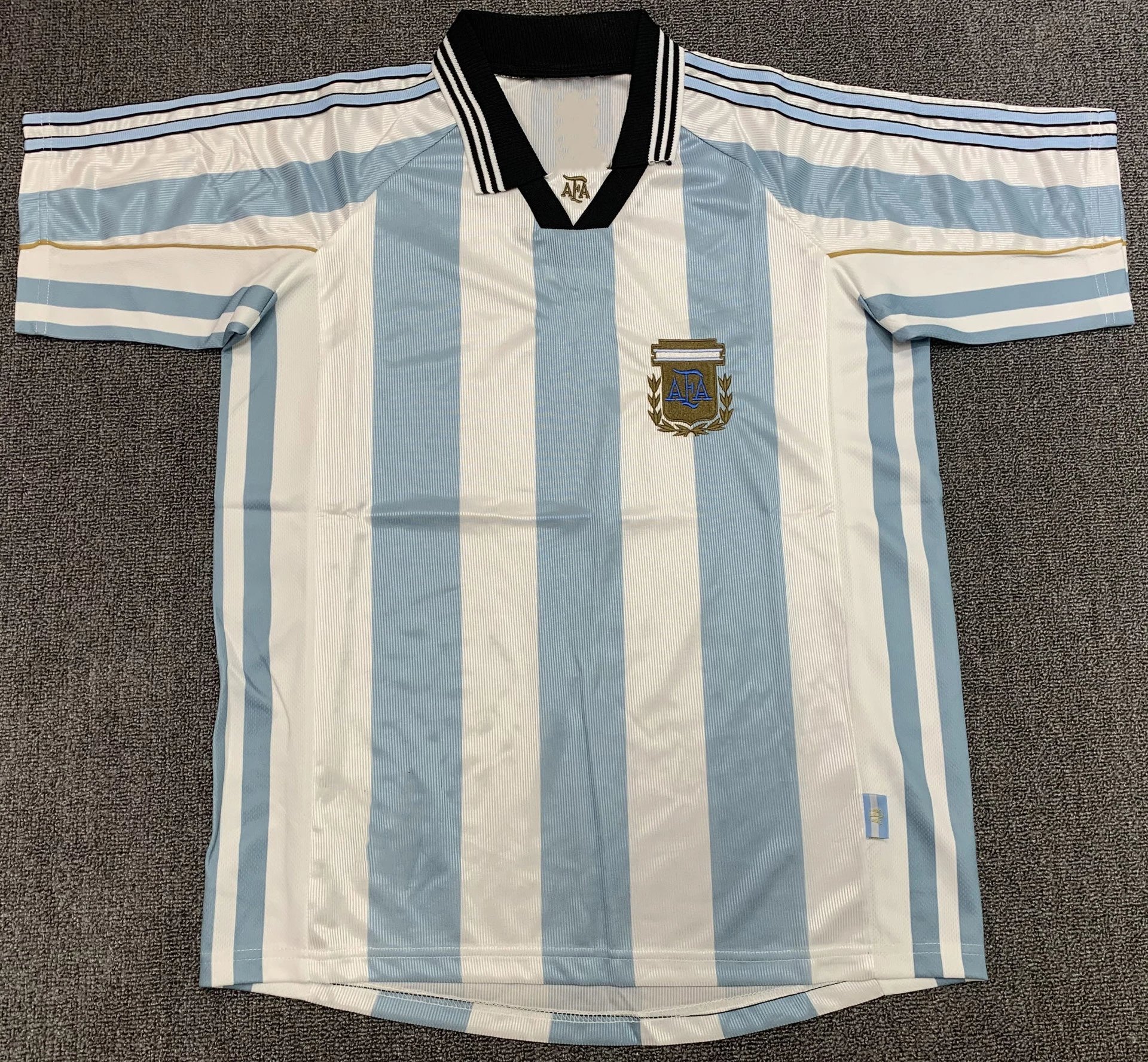 16 white 006