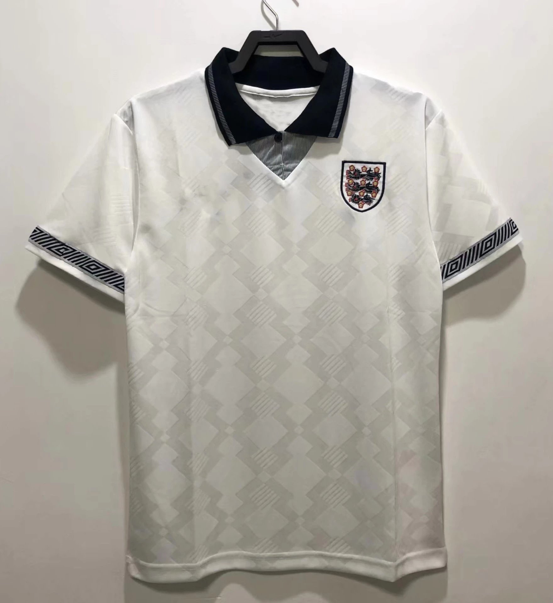 39 White 006