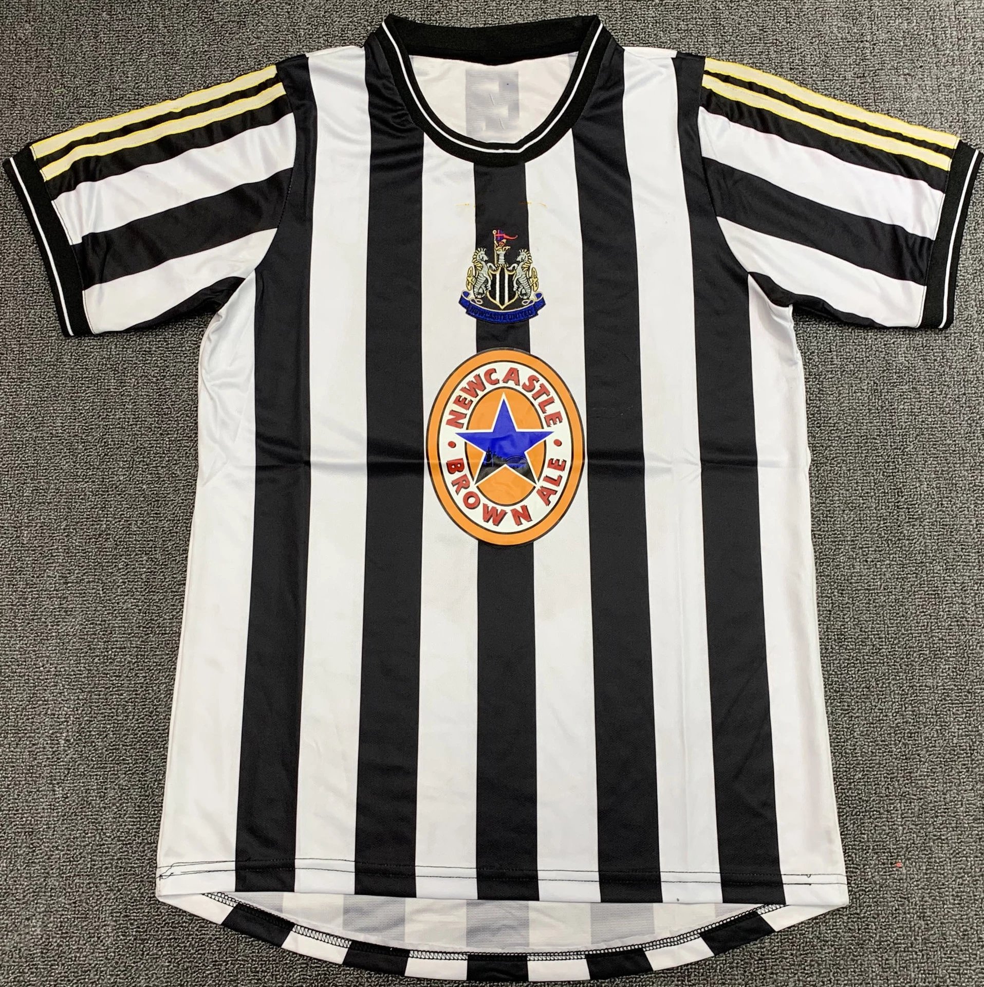 14 white black 006