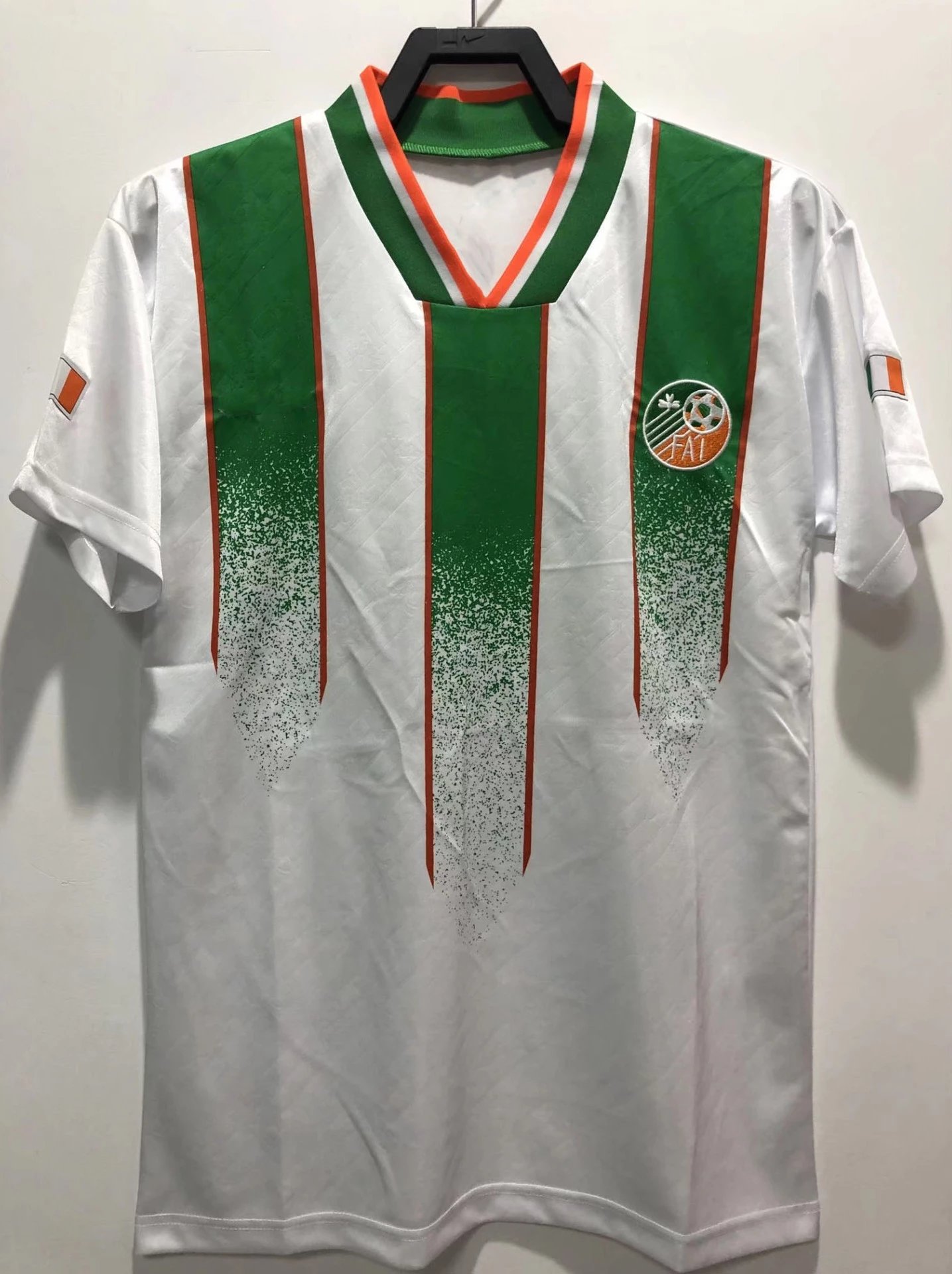 28 white 006