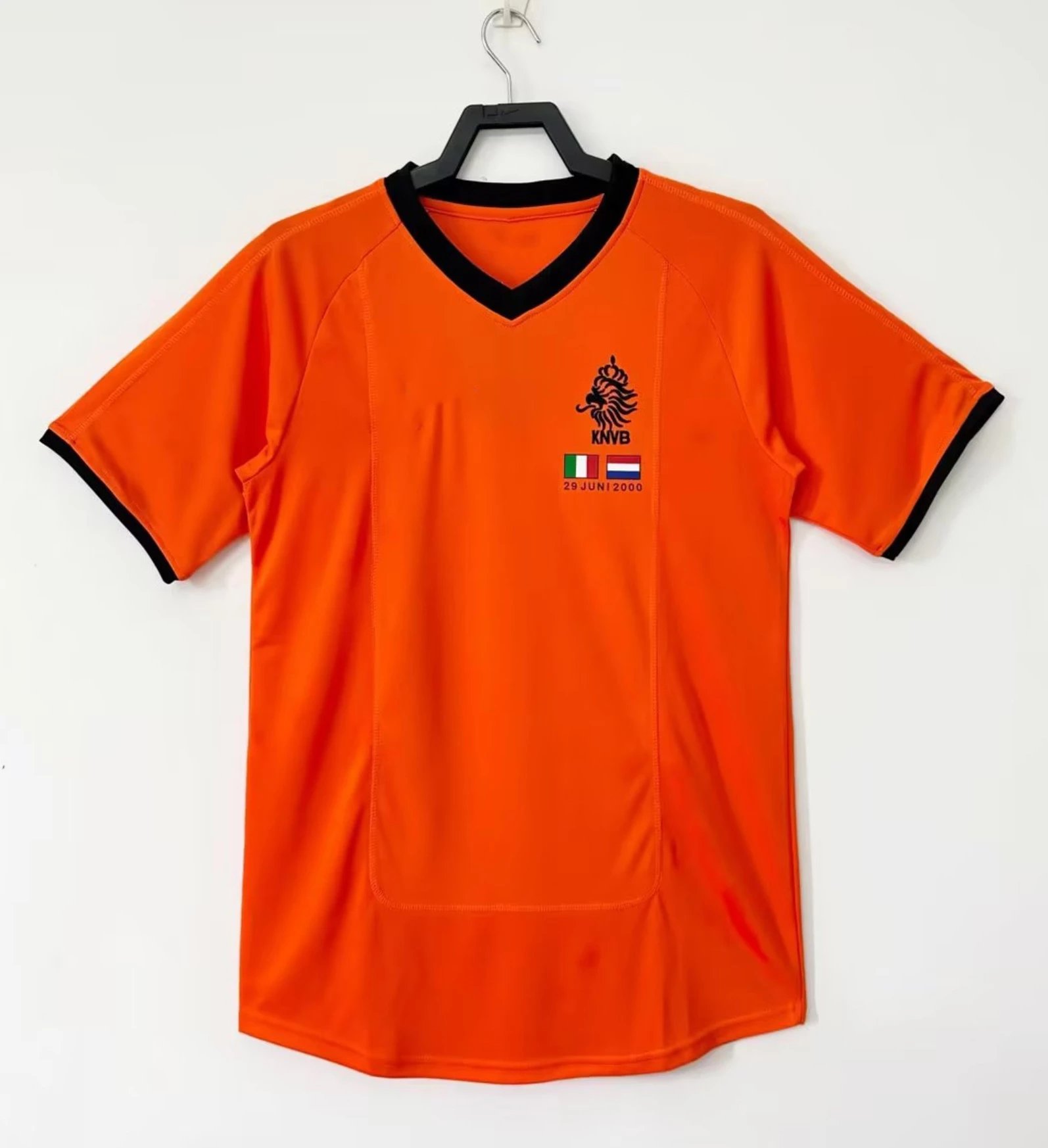 11 Red 006