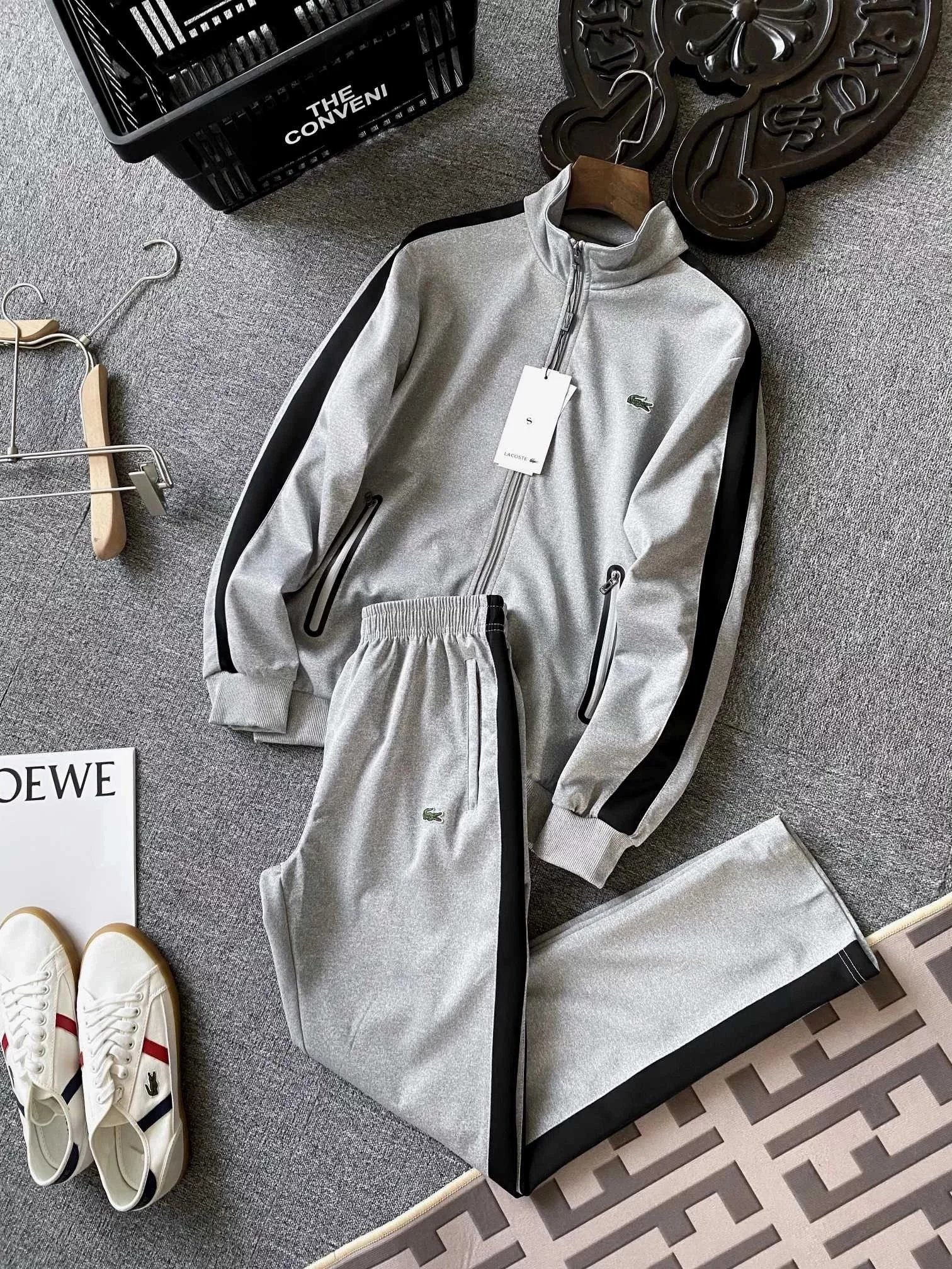gray sports suit 002