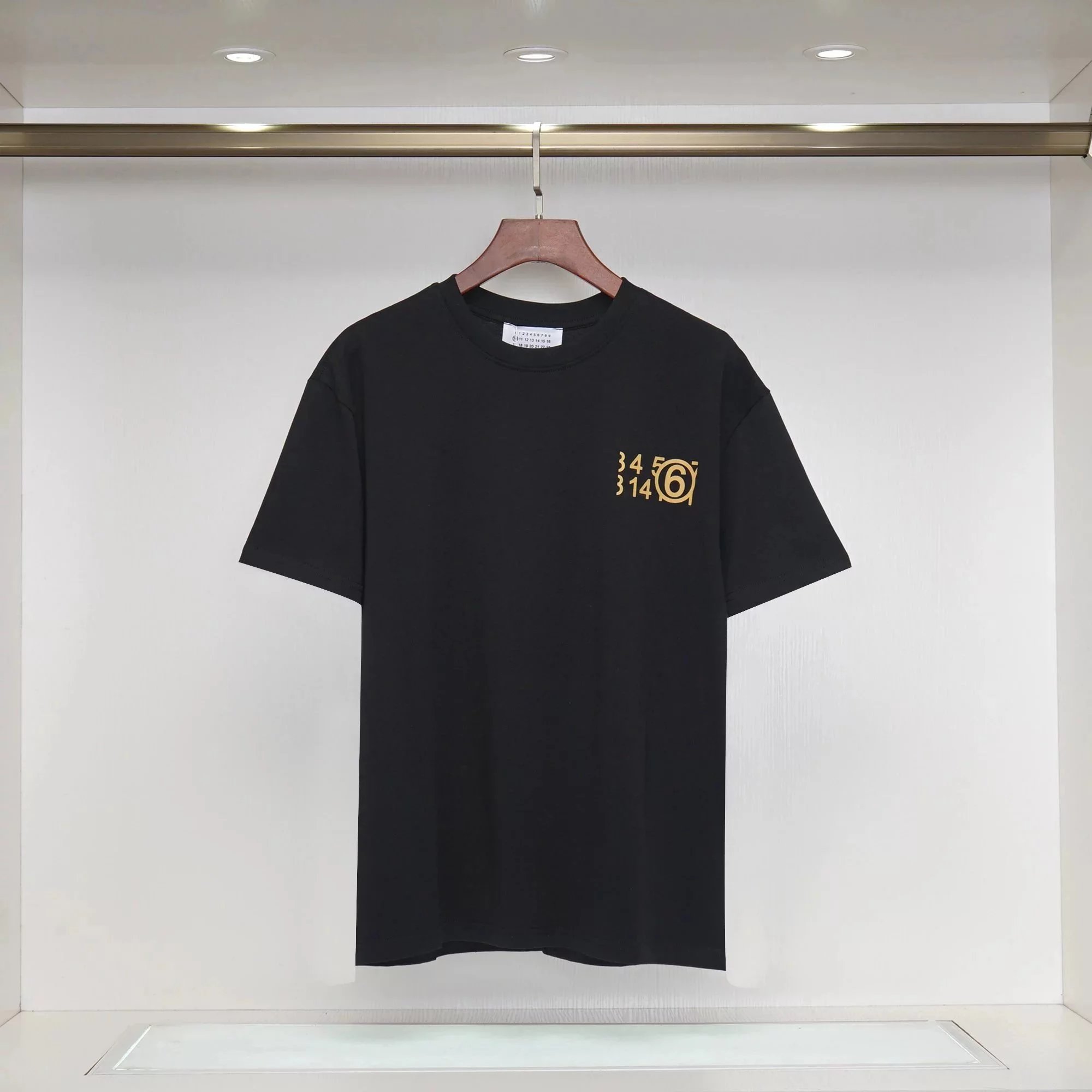 Black digital minimalist 005
