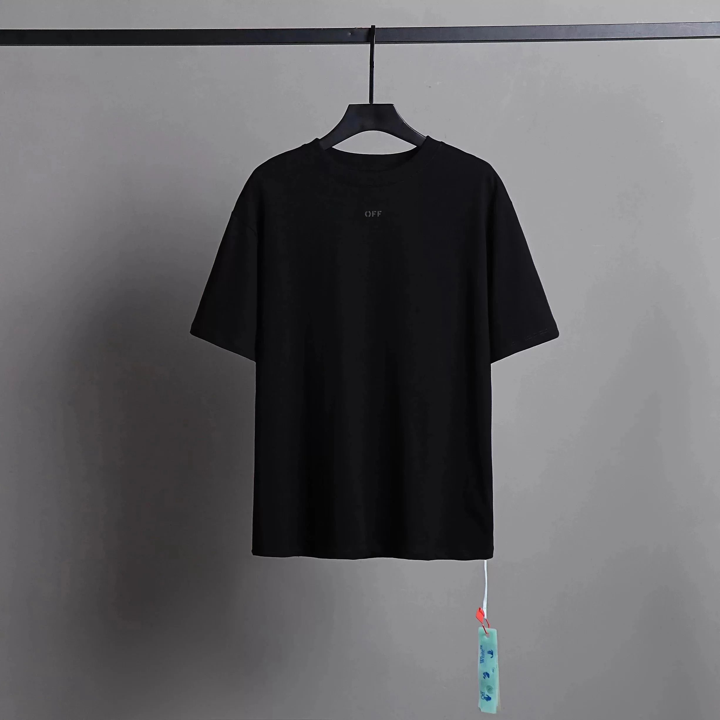 28 black 005