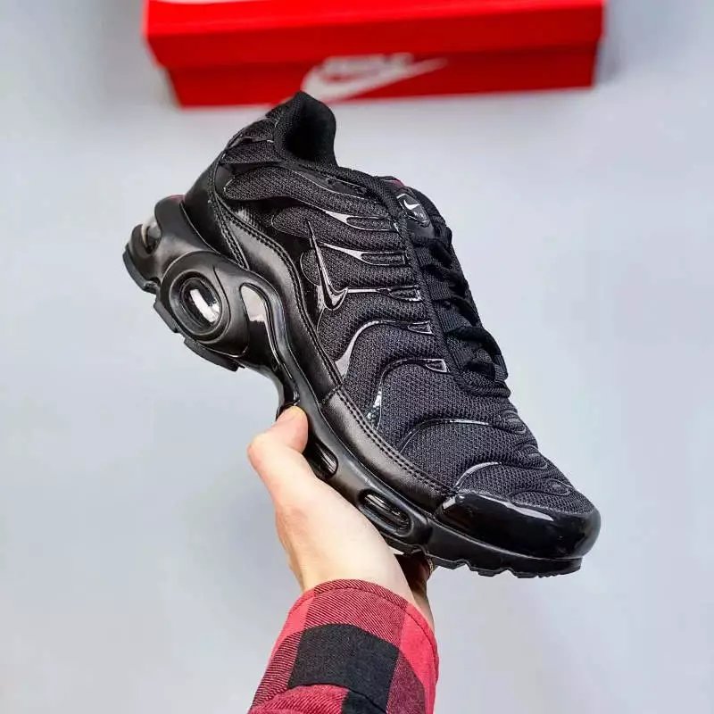 32 black