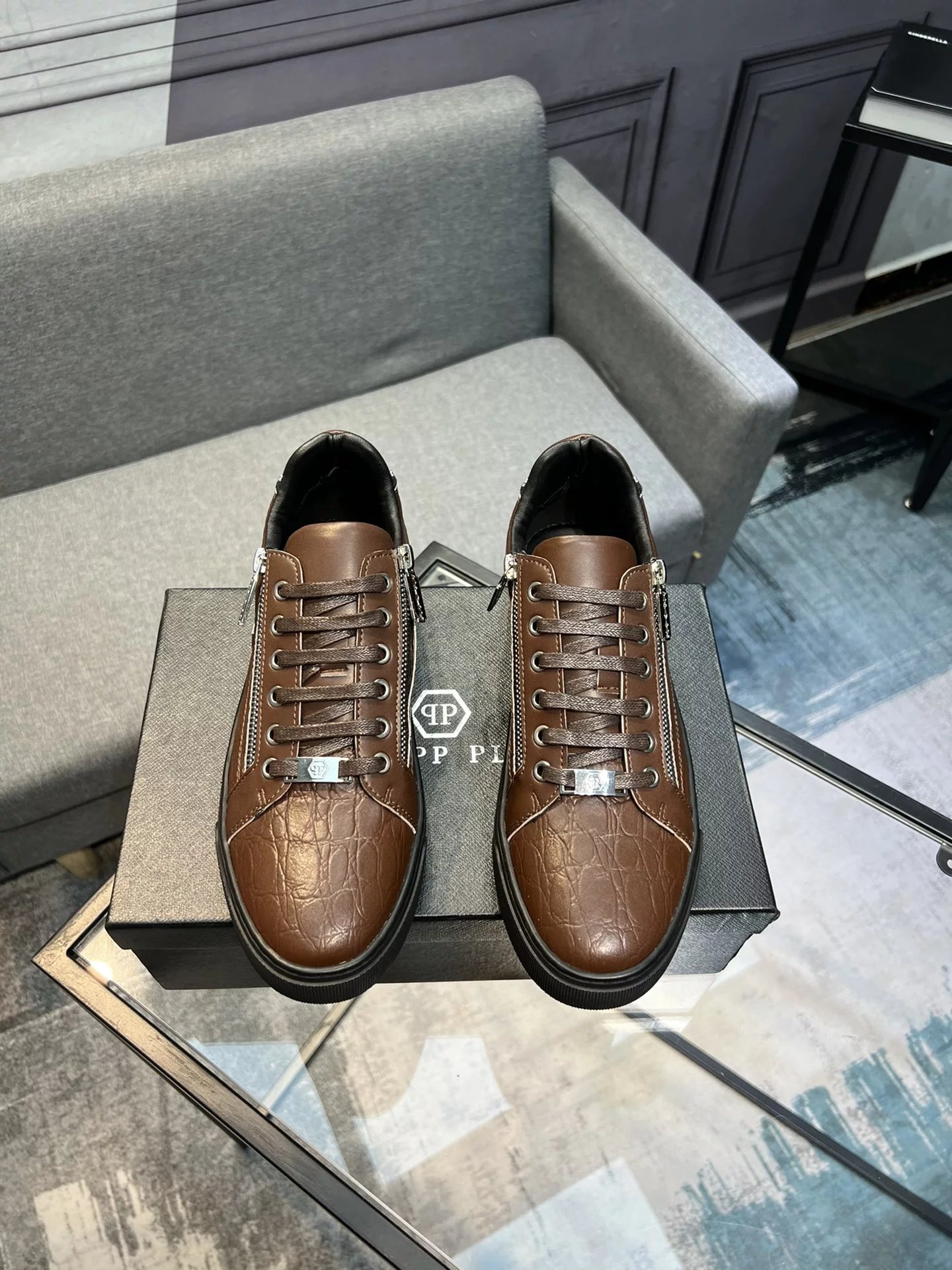21 Brown 005