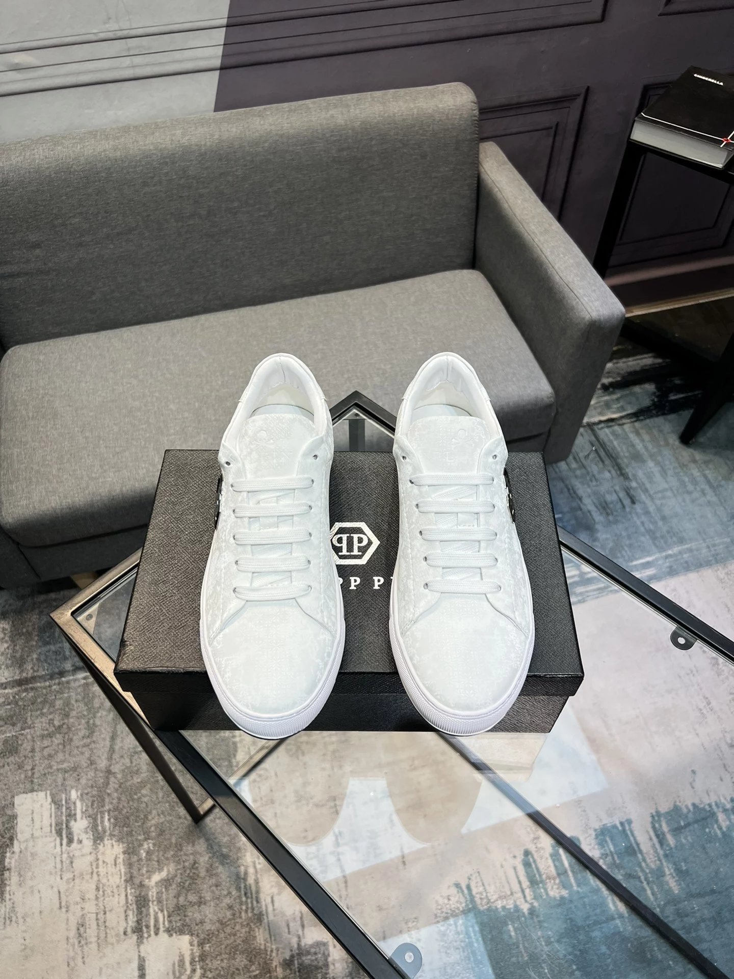 31 white 005