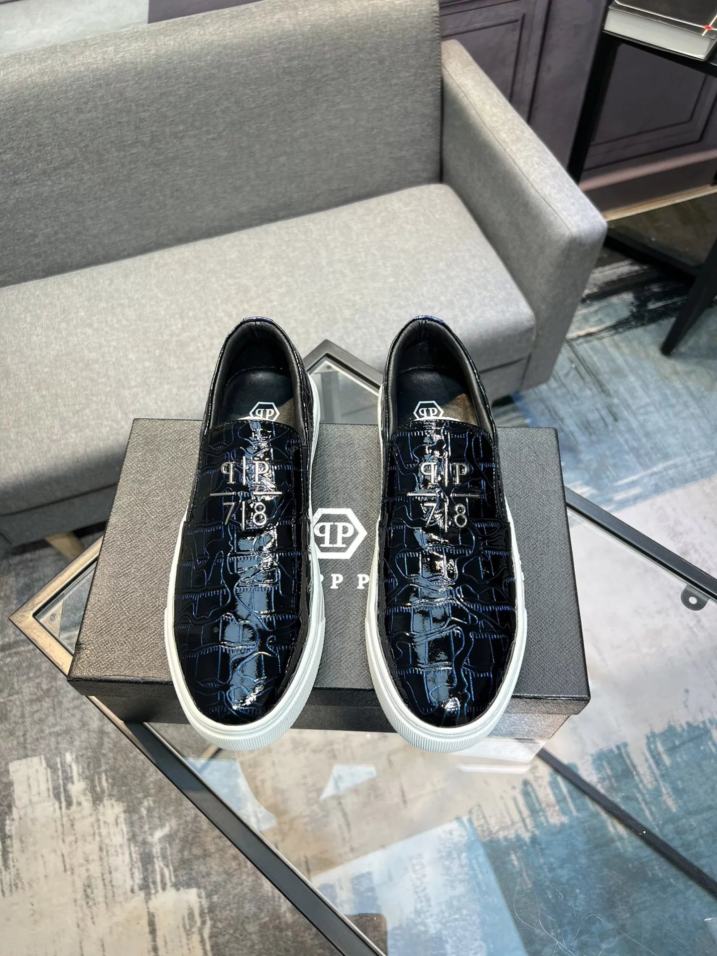 38 black 005