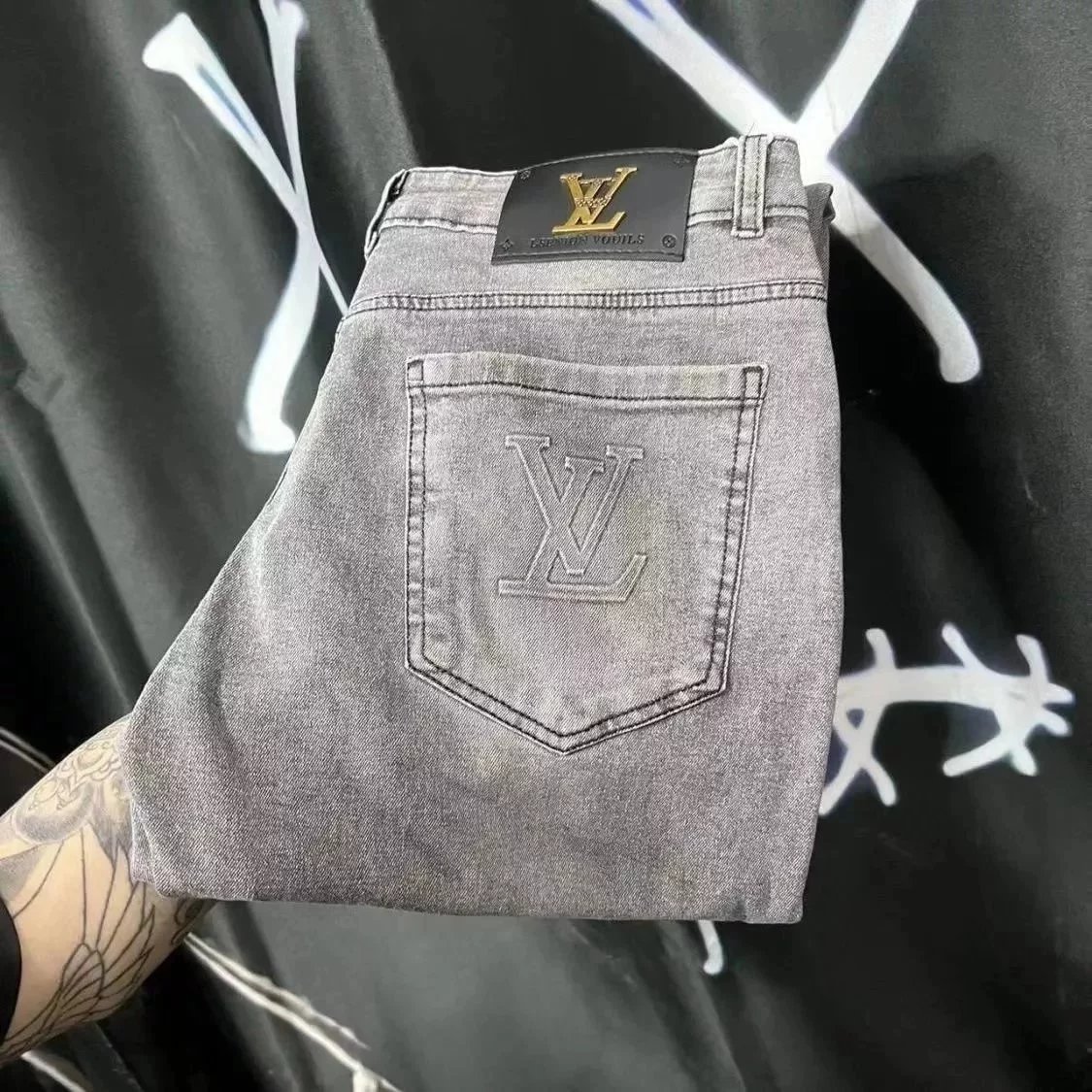 Grey pocket logo 002
