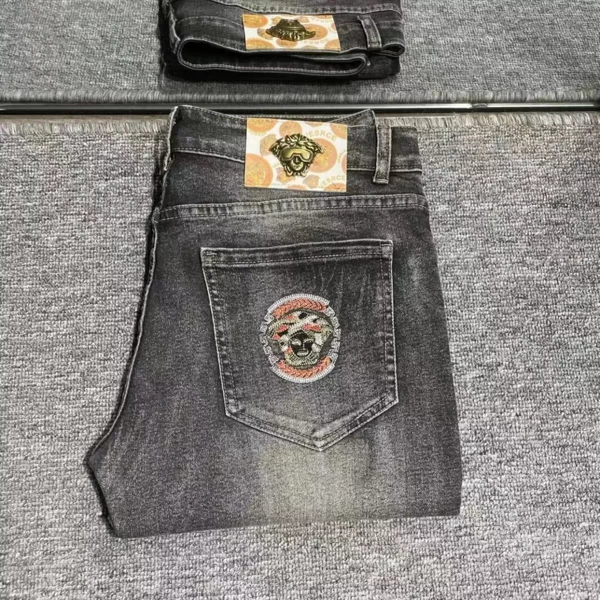 gray gold plate 002