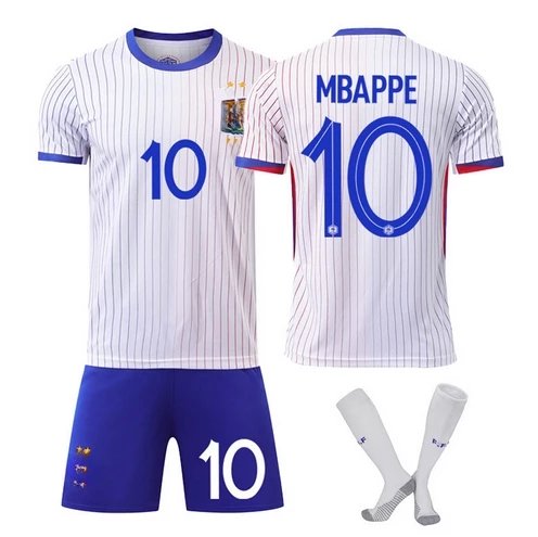 2425 France away 10 with socks