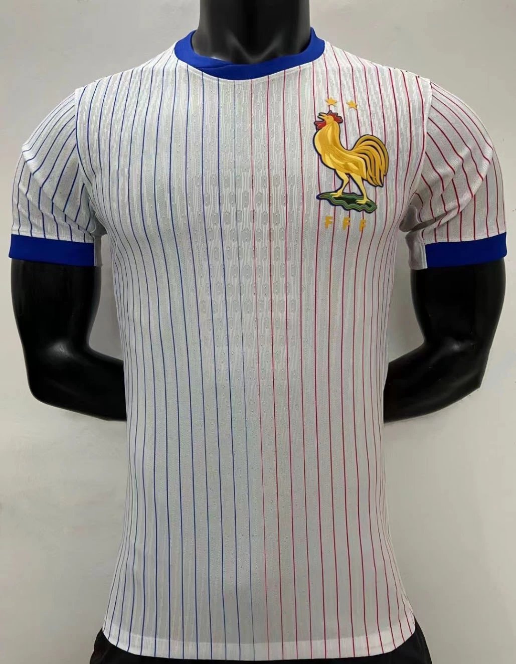 31 white 006