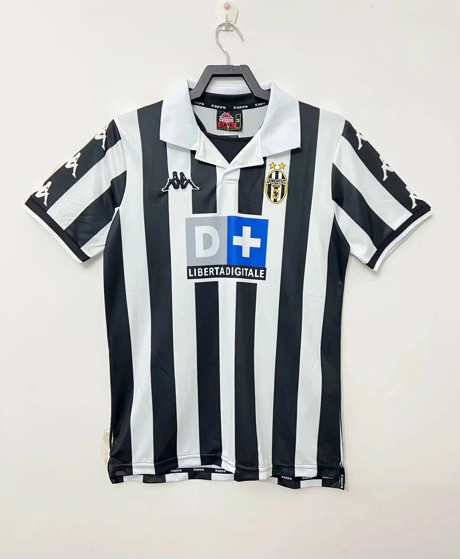 Black and white stripes 005