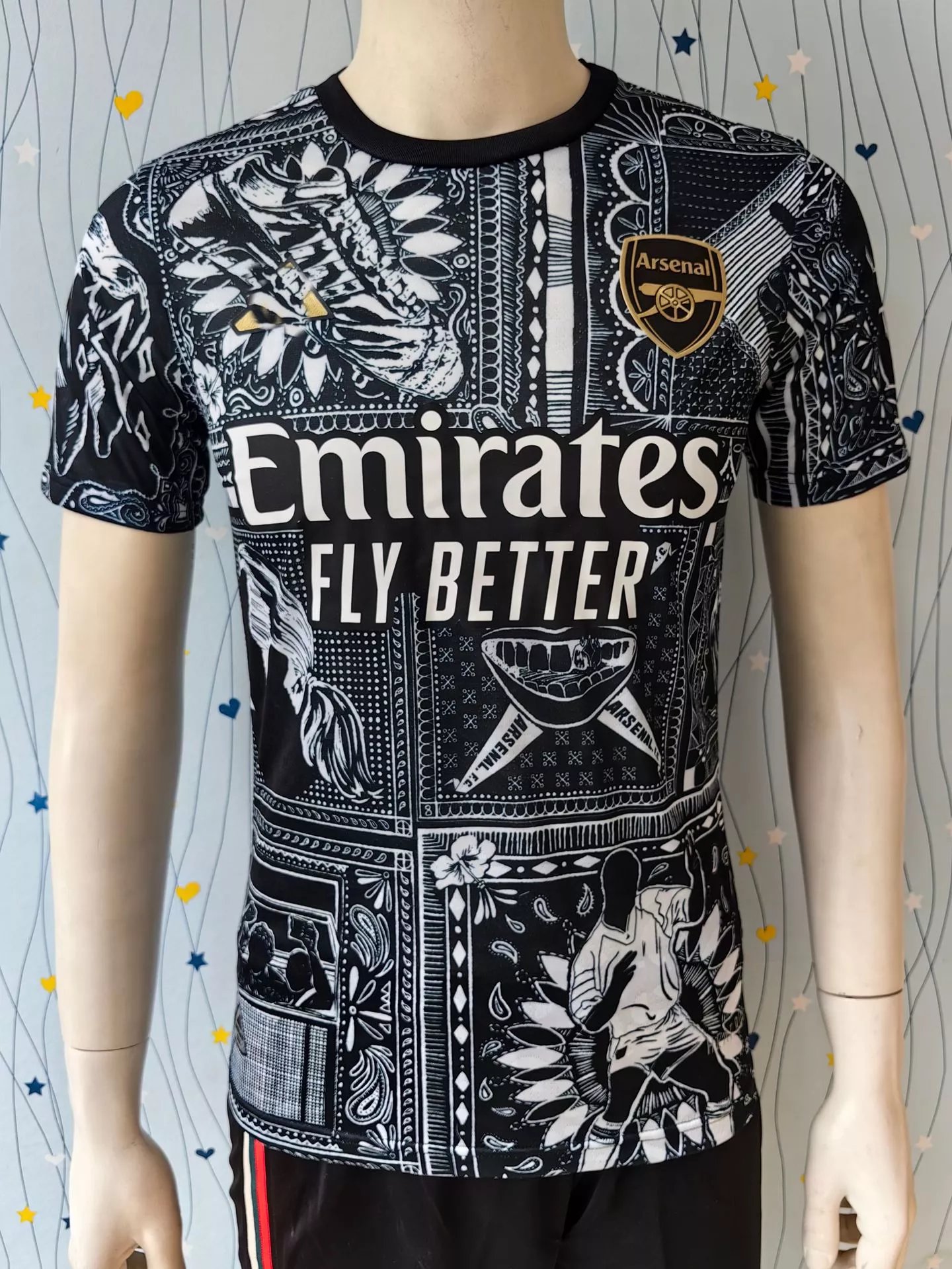 Arsenal joint black and white
