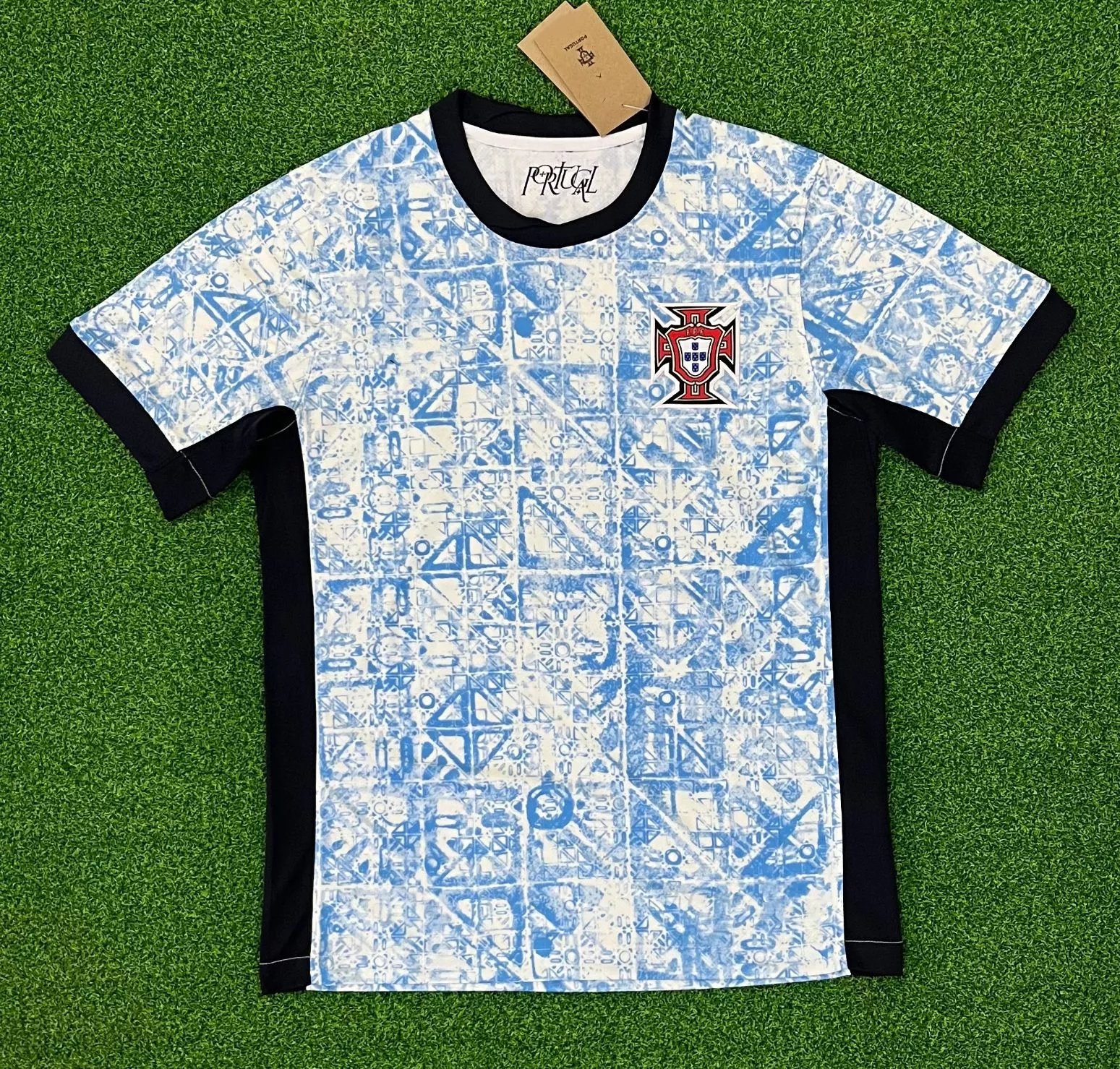 02 Blue and White 006