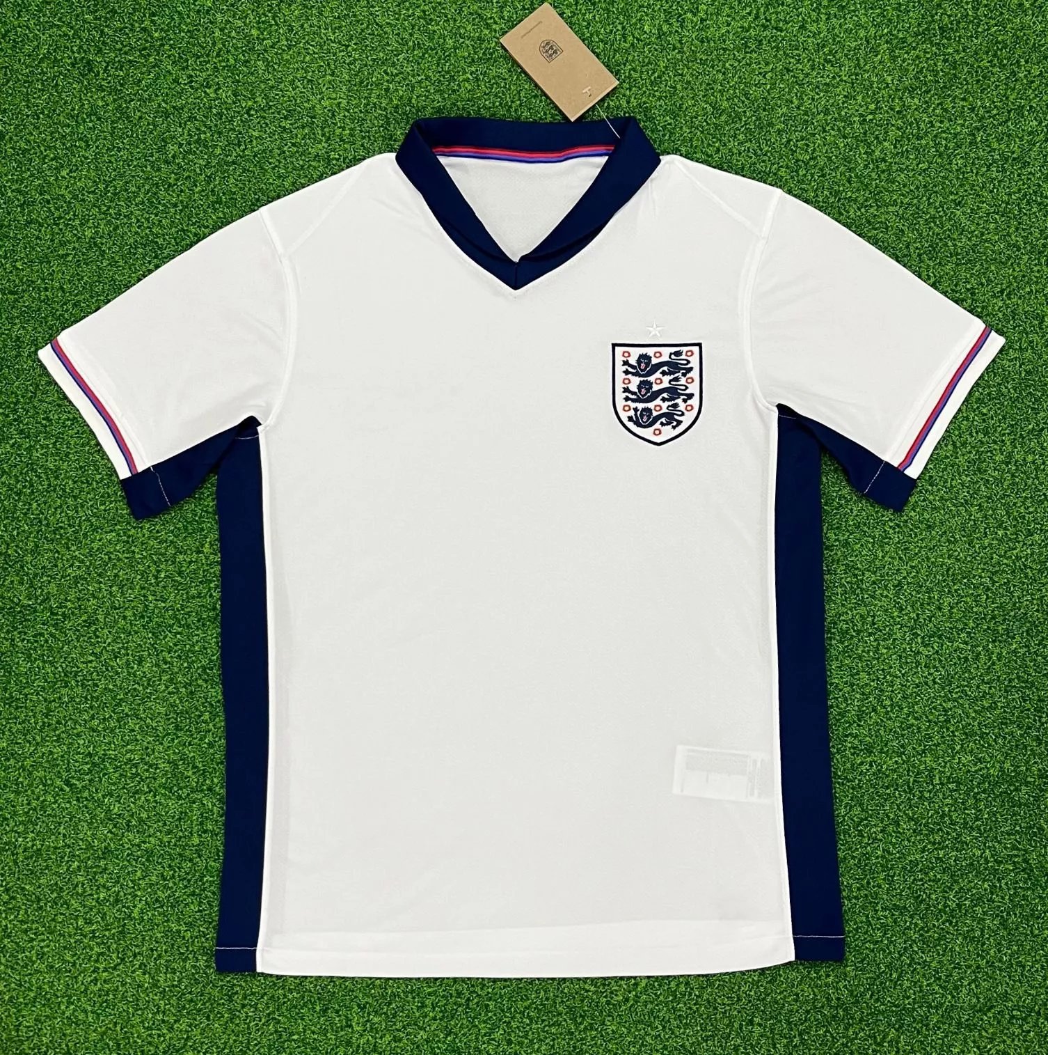 05 White 006