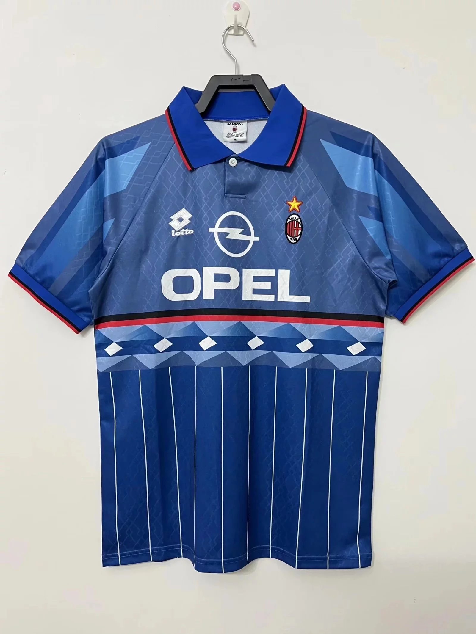 Blue White Red 005