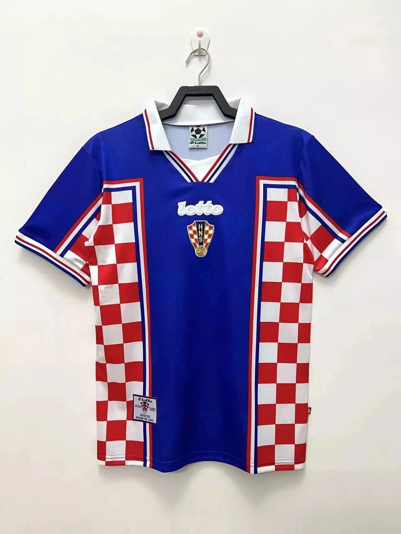 Blue Red White 005