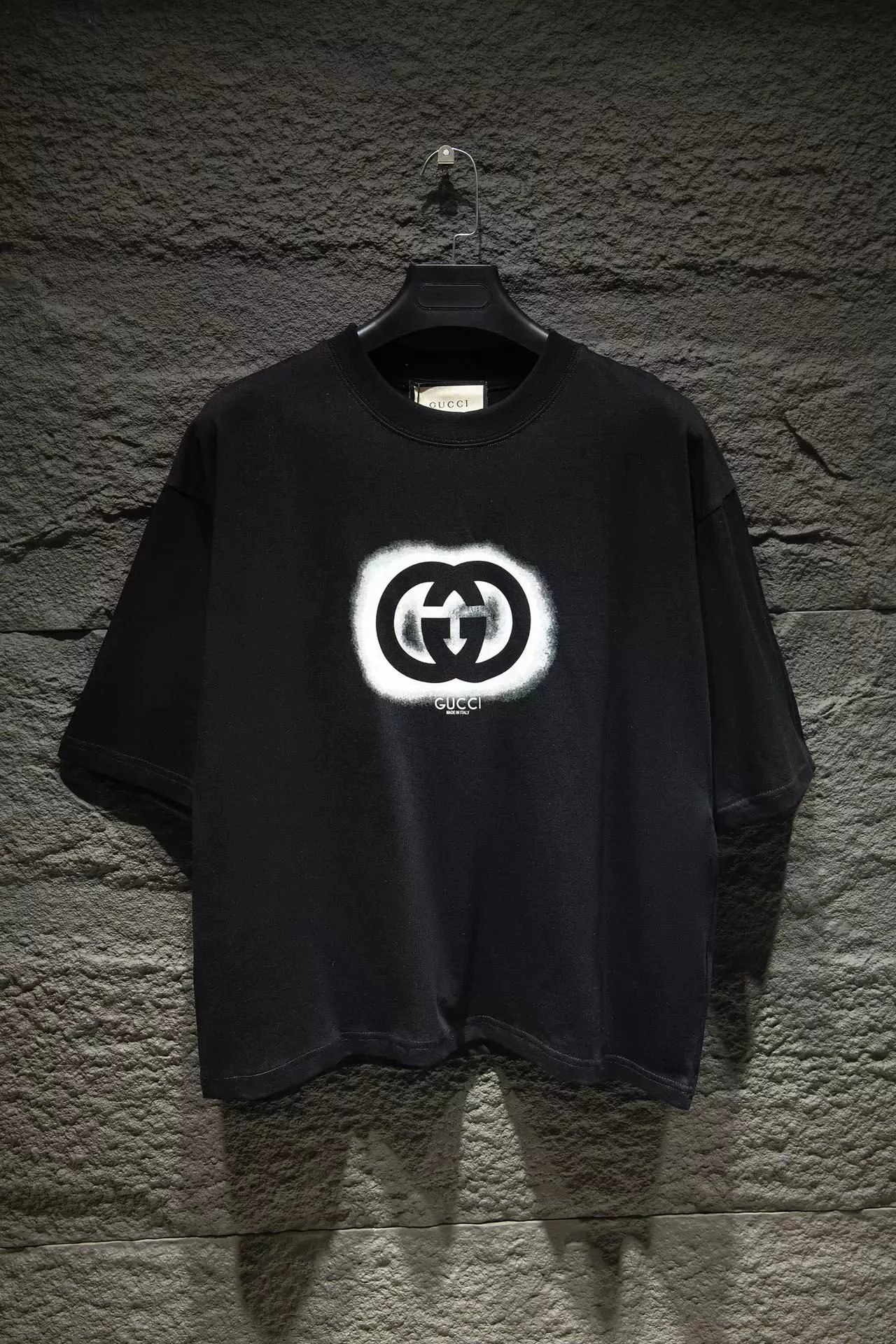 Black circle logo 002