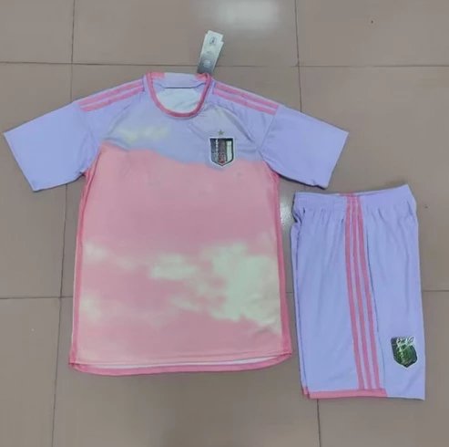 23-24 Japan away set