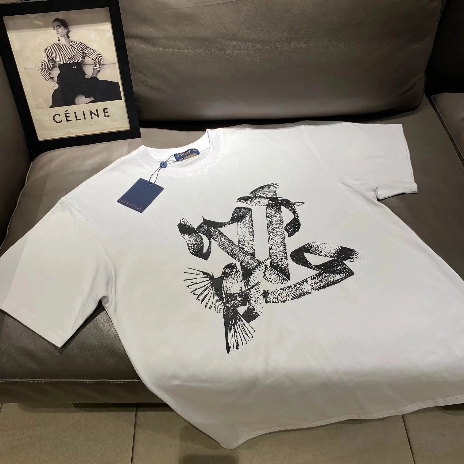 White logo with black ink 002