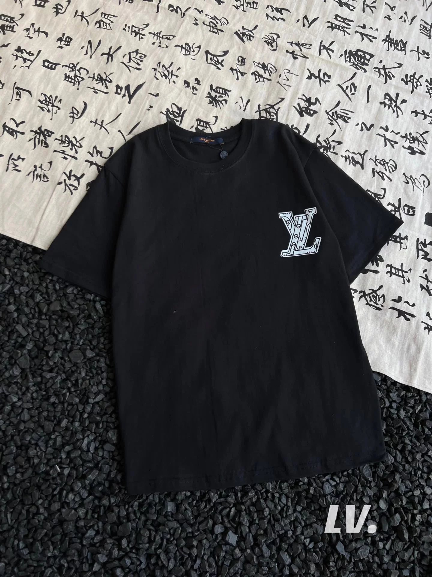 Black spacing marker 002