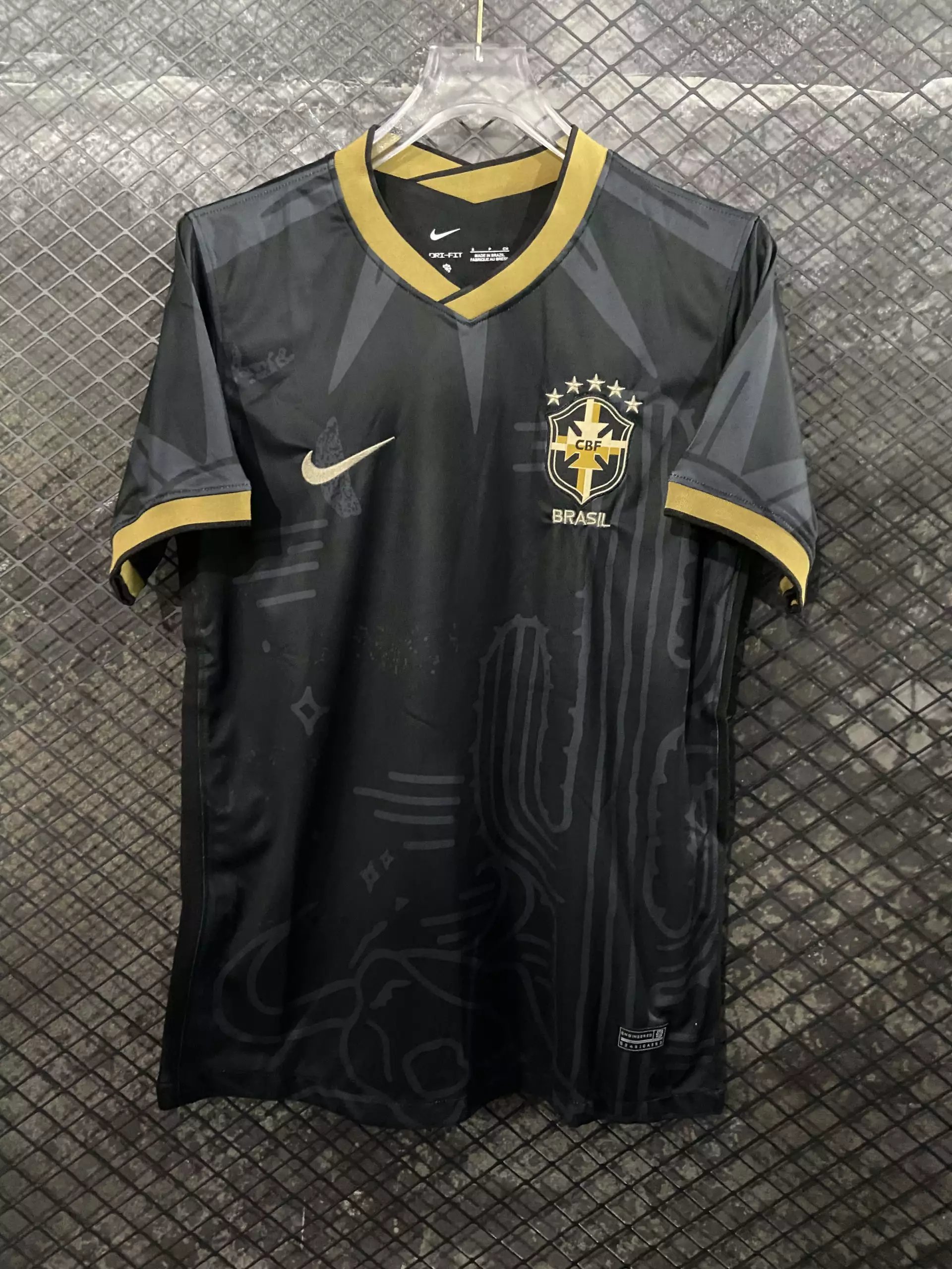 11 Black 006