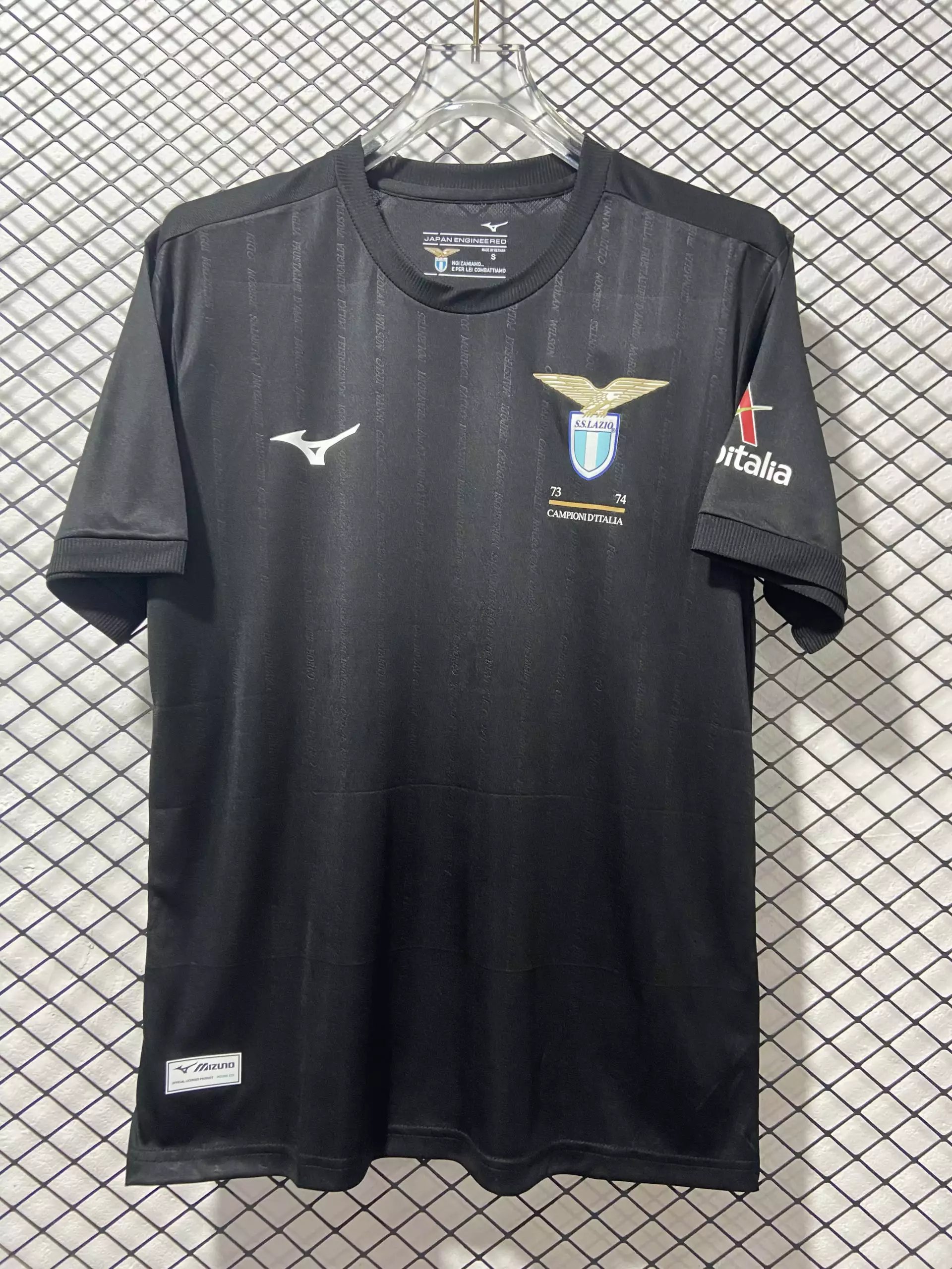 18 Black 006