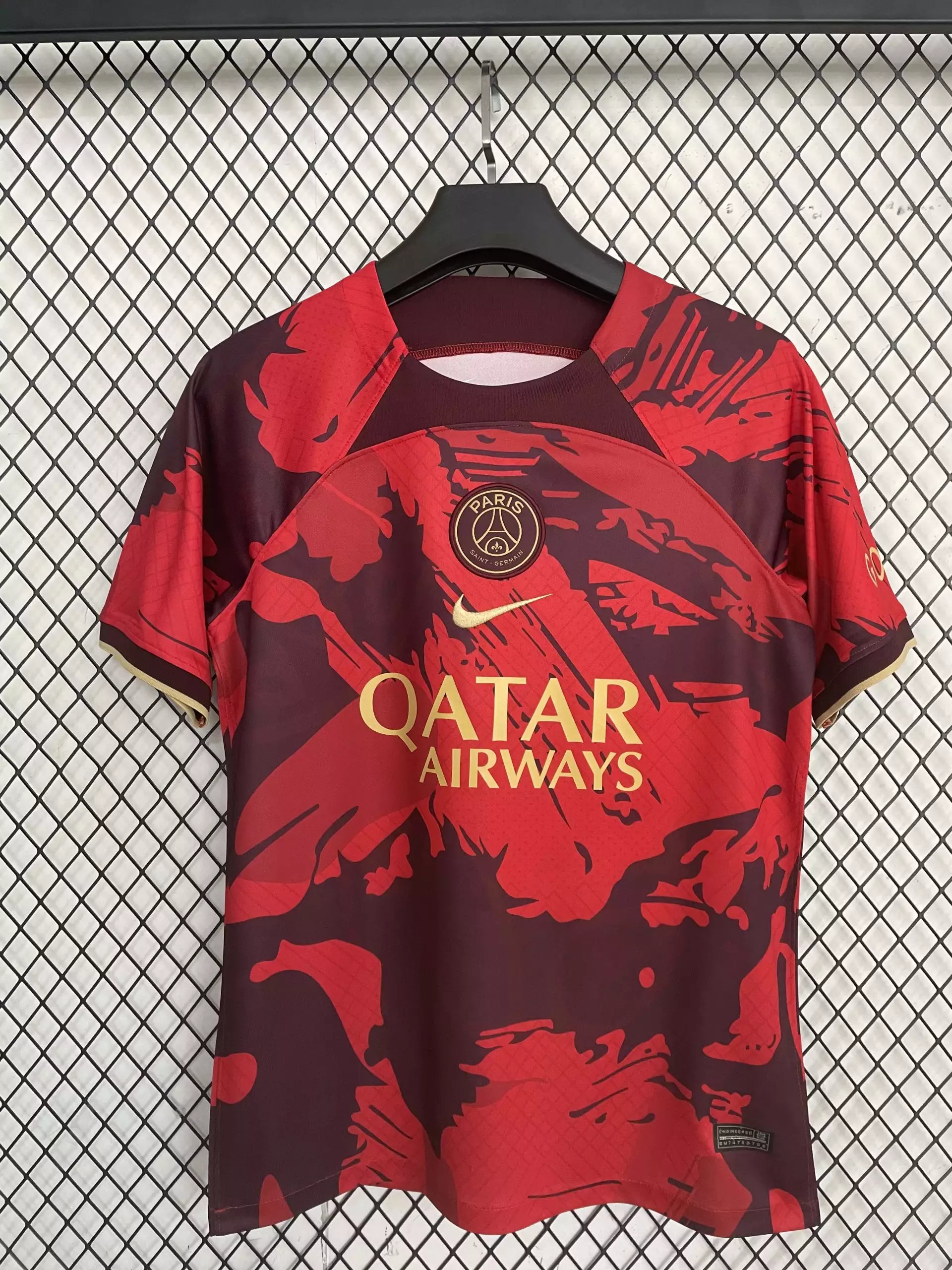 21 Red 006