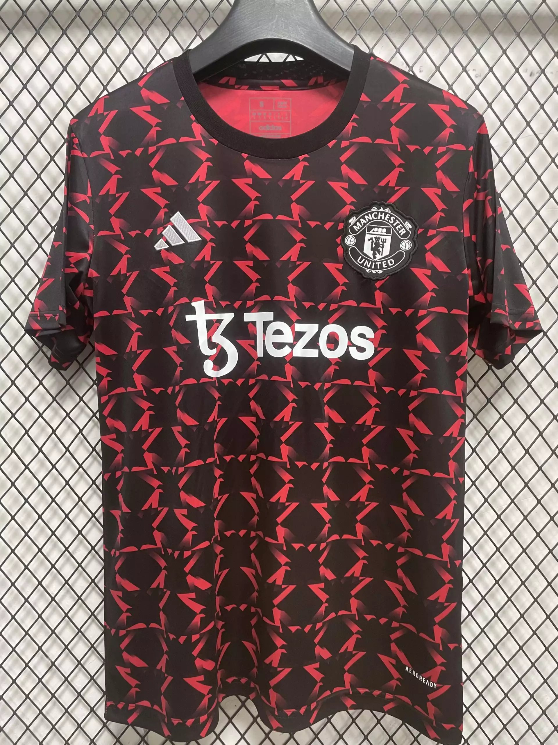 34 red and black 006