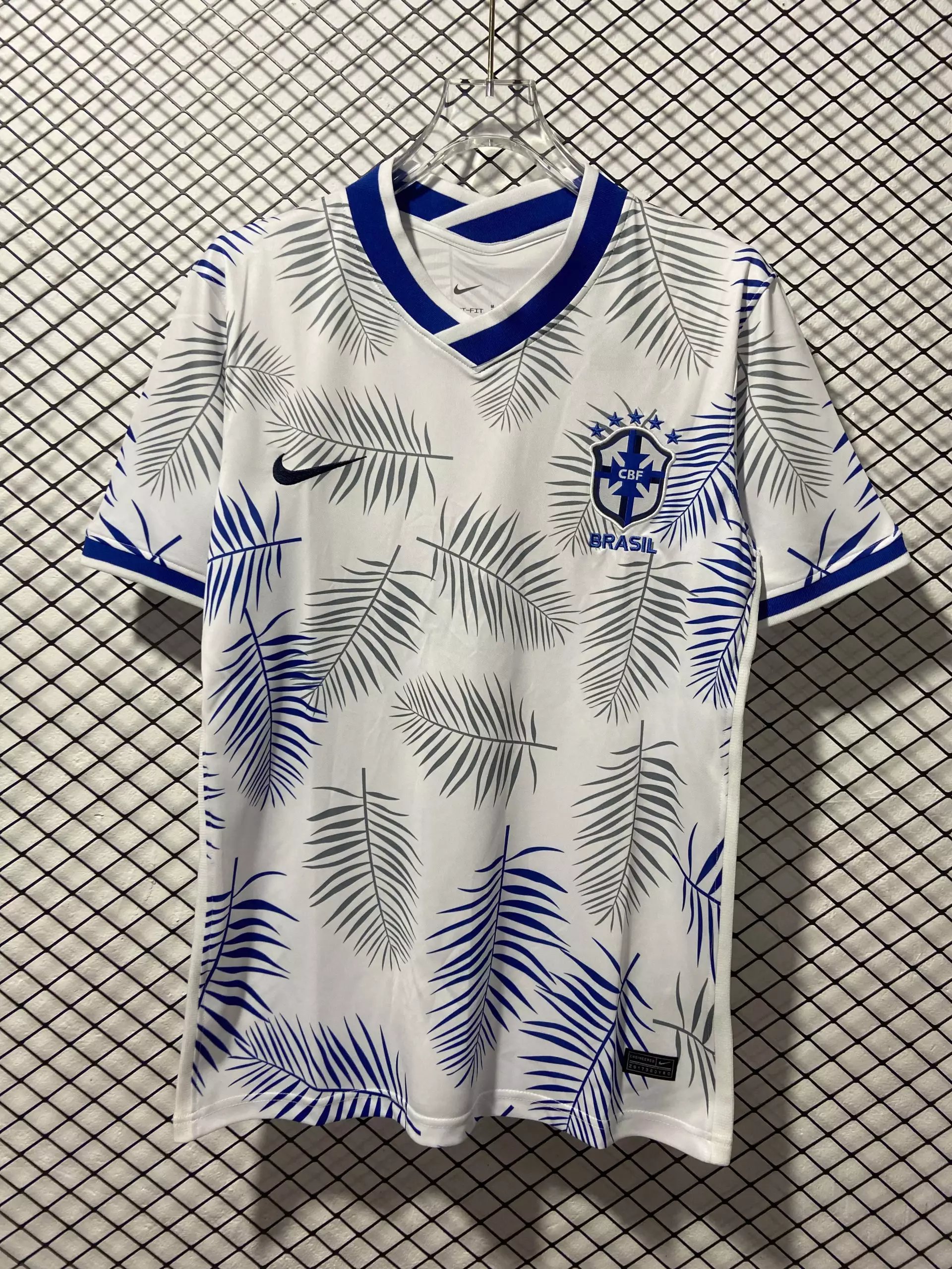 40 white 006